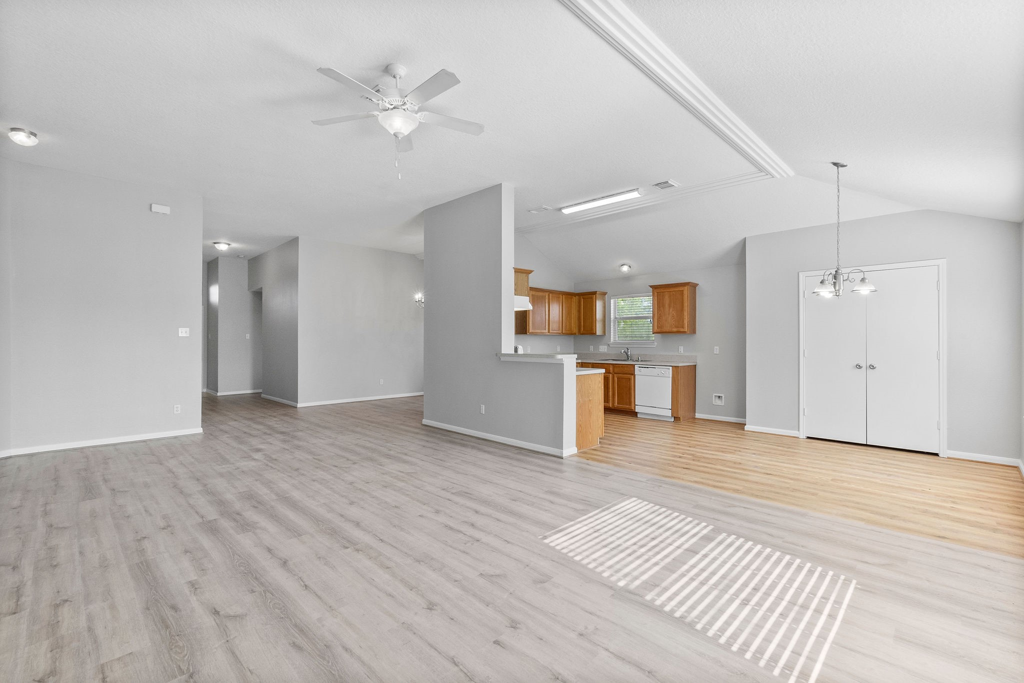 12546 Ridgecrest Drive Property Photo 14