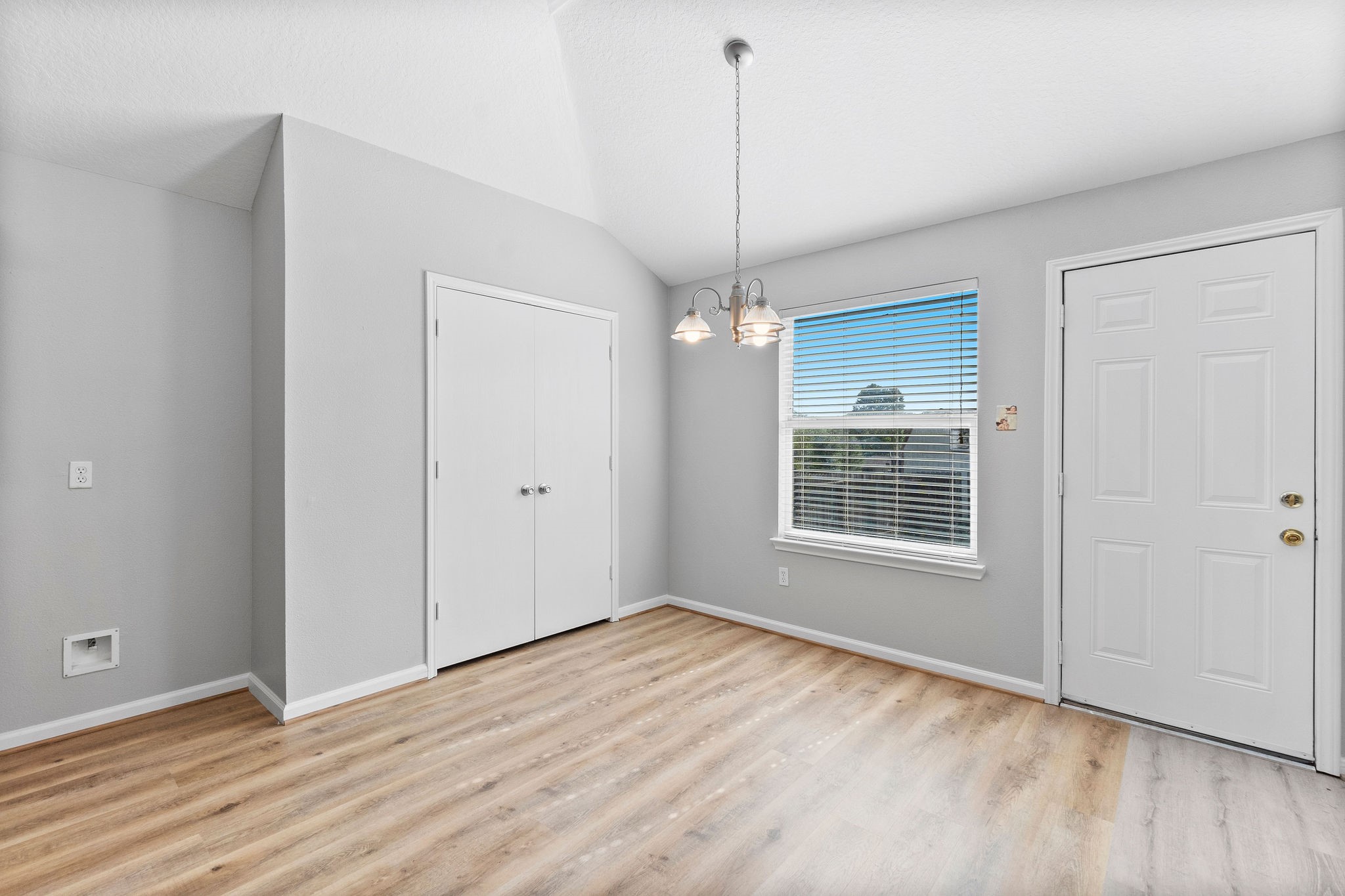 12546 Ridgecrest Drive Property Photo 16