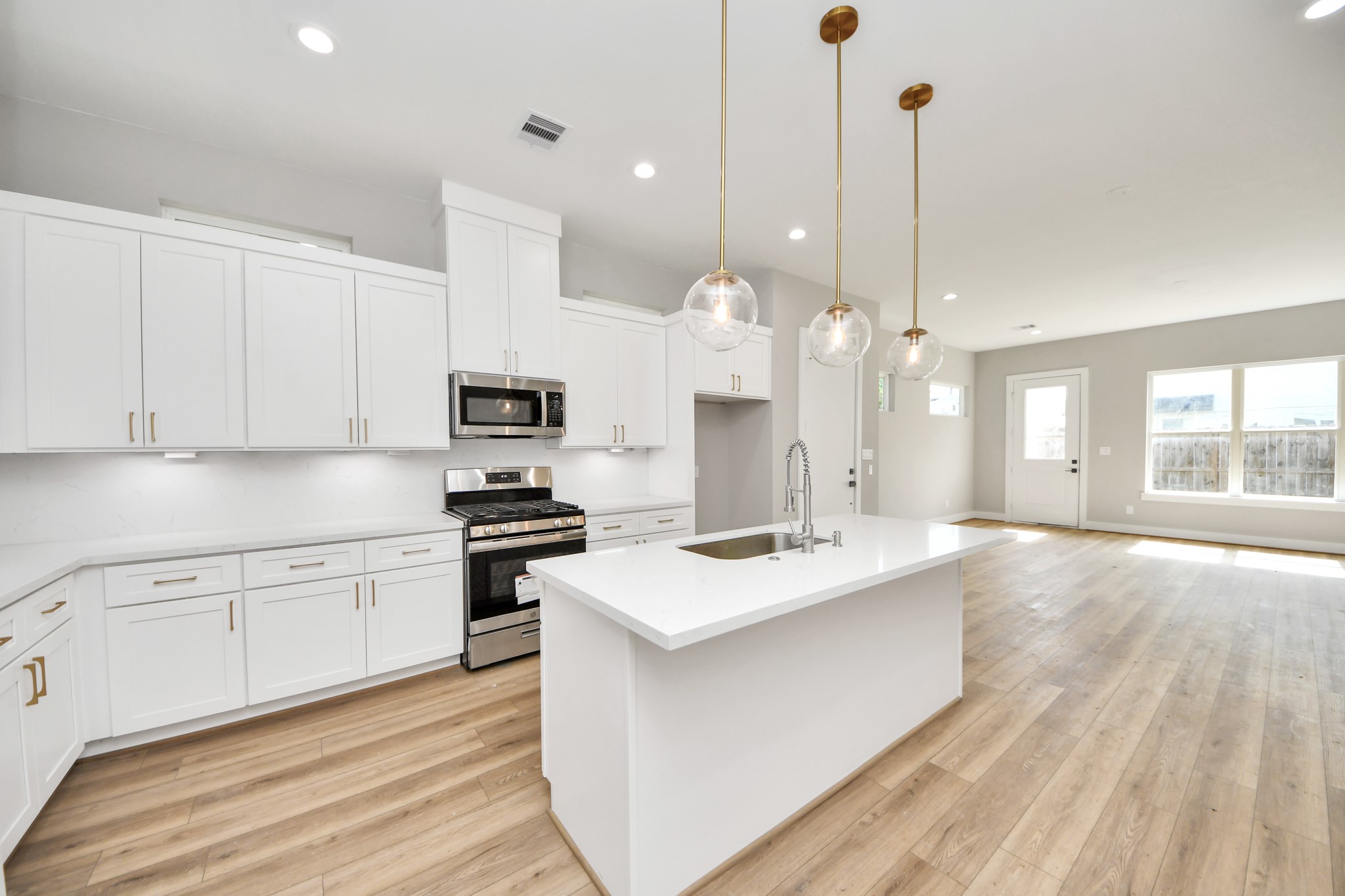 6407 Goforth Street Property Photo 10