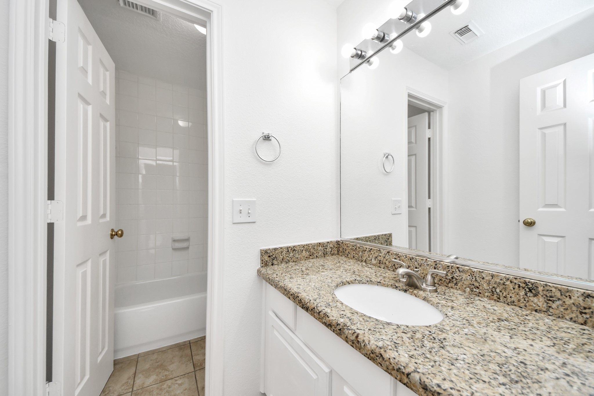 11102 Oak Mesa Court Property Photo 26