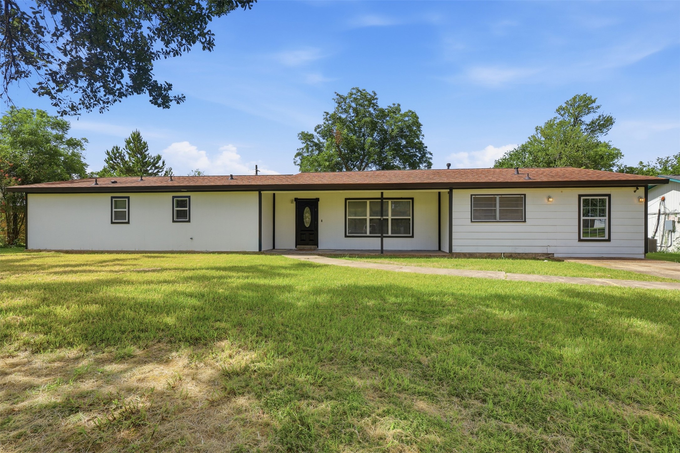 102 Tanglewood Street Property Photo 1