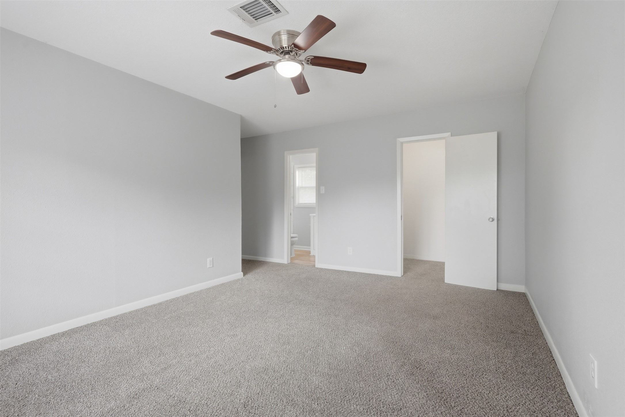 102 Tanglewood Street Property Photo 13
