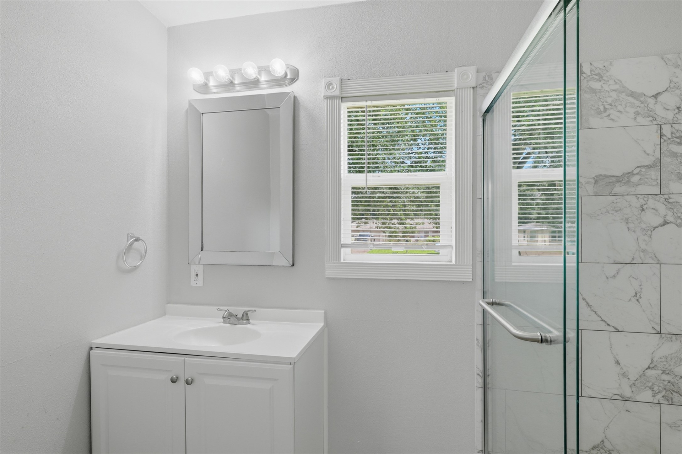 102 Tanglewood Street Property Photo 14