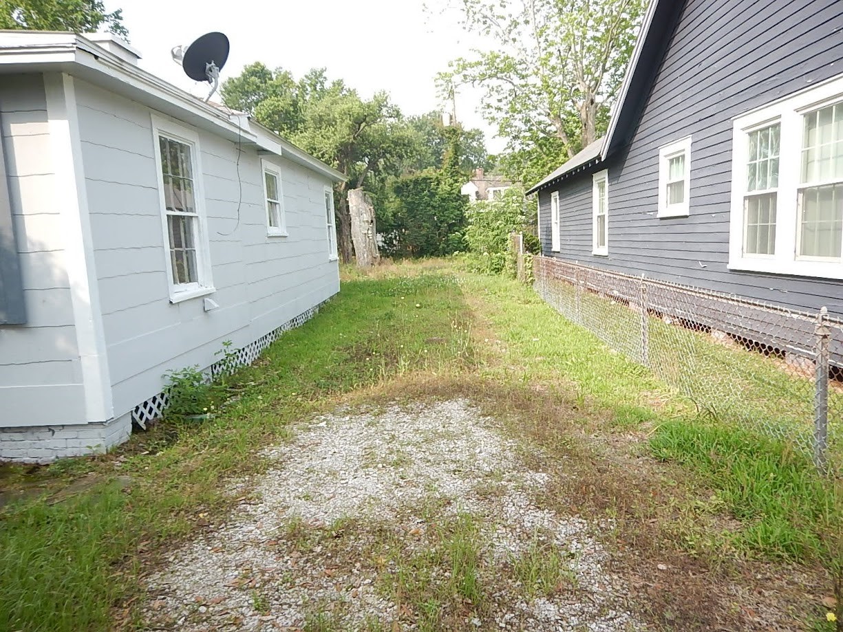 1105 18th Street Property Photo 2
