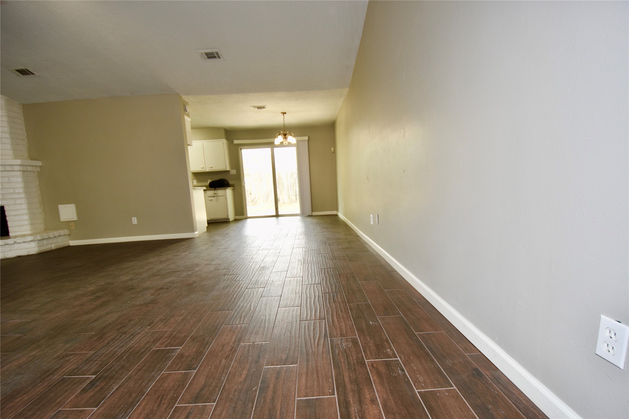 910 Golden West Drive Property Photo 6