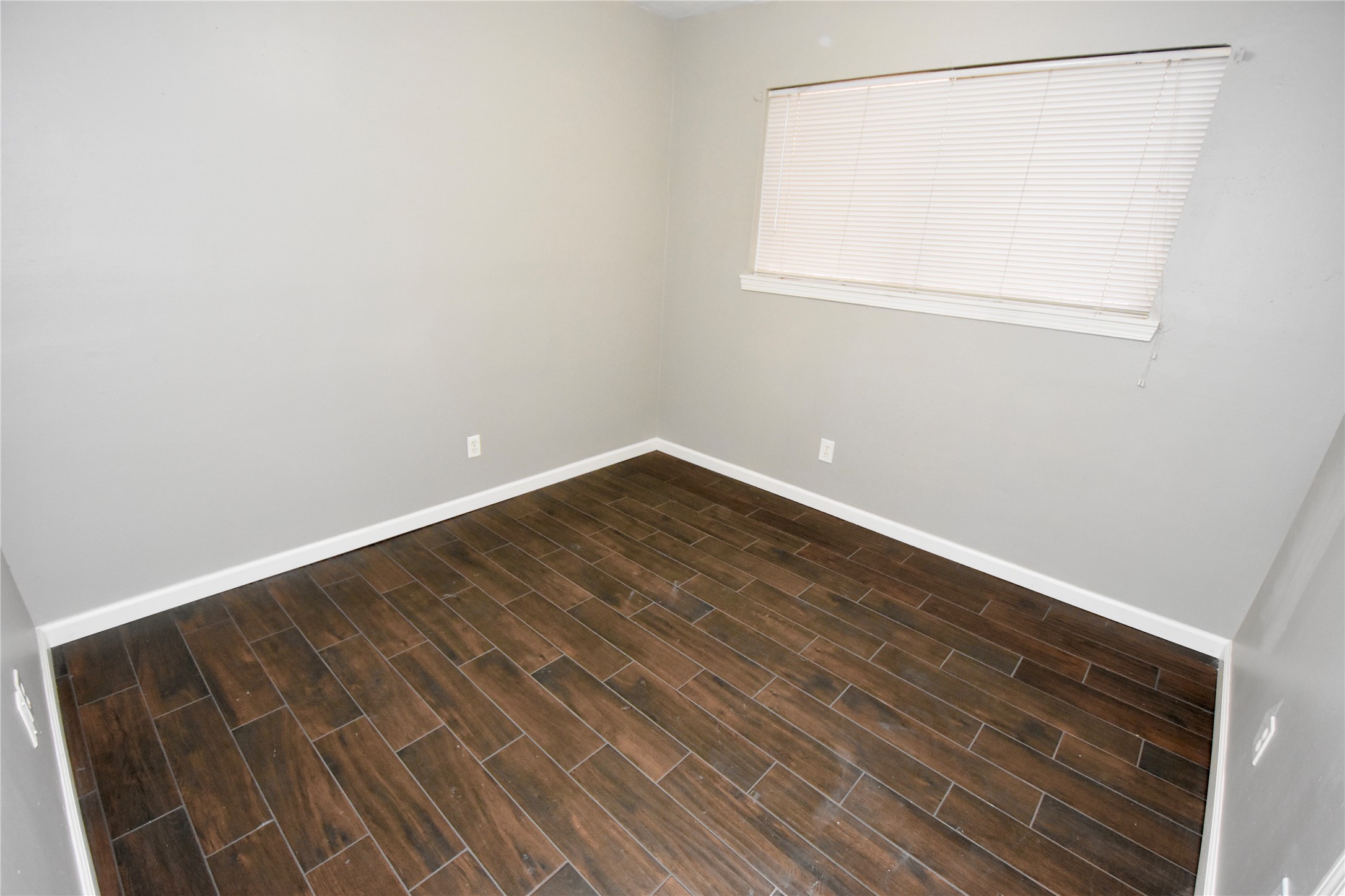 910 Golden West Drive Property Photo 12