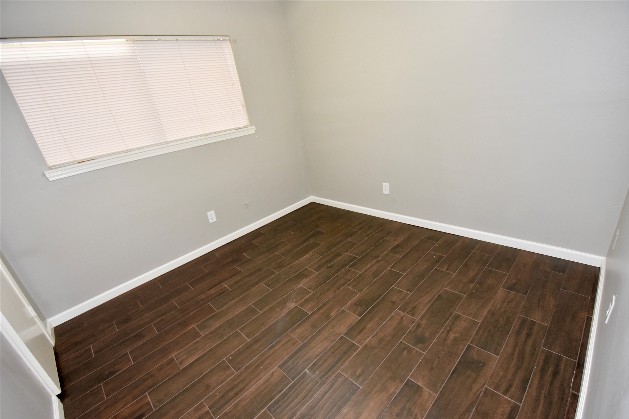 910 Golden West Drive Property Photo 13