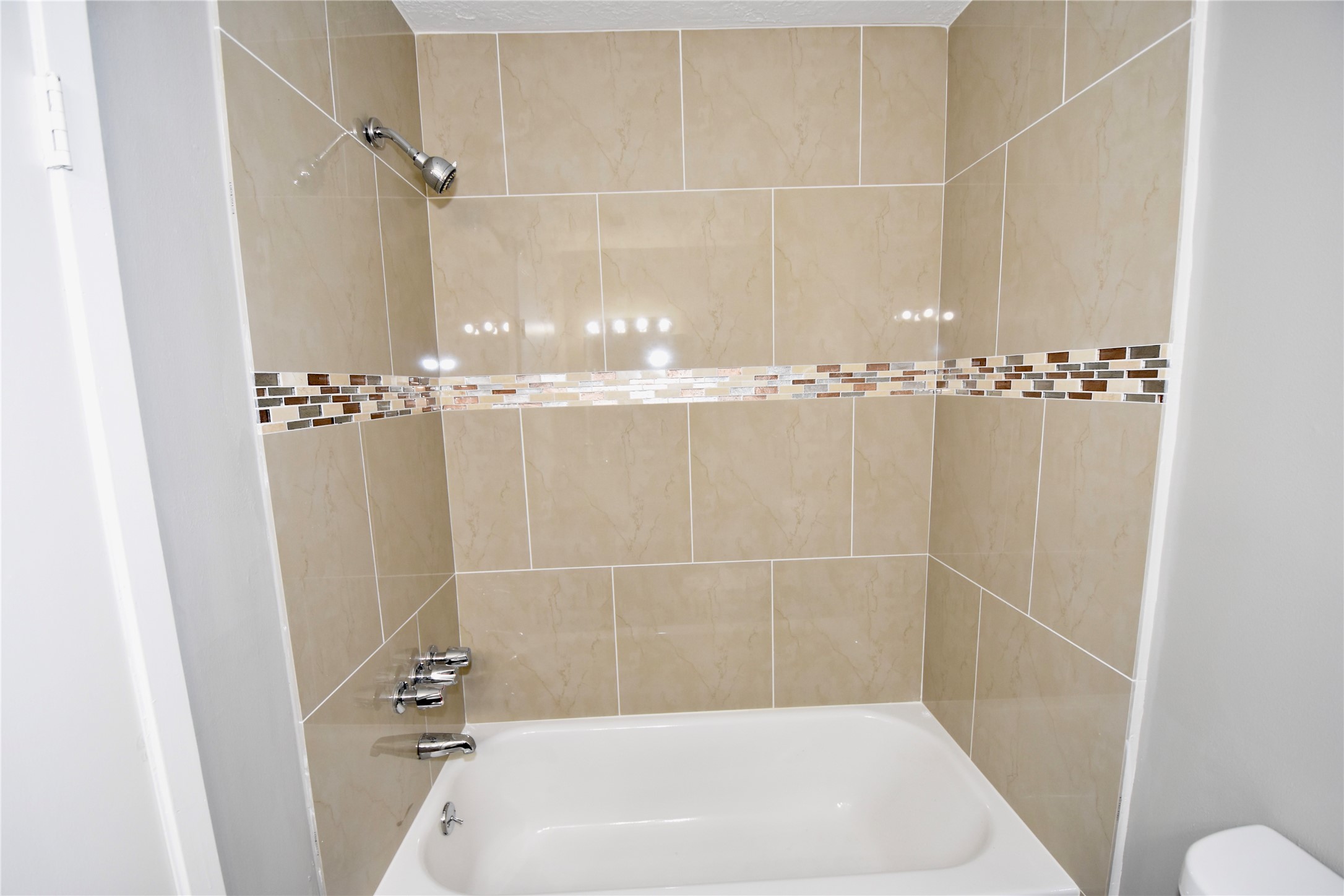 910 Golden West Drive Property Photo 15