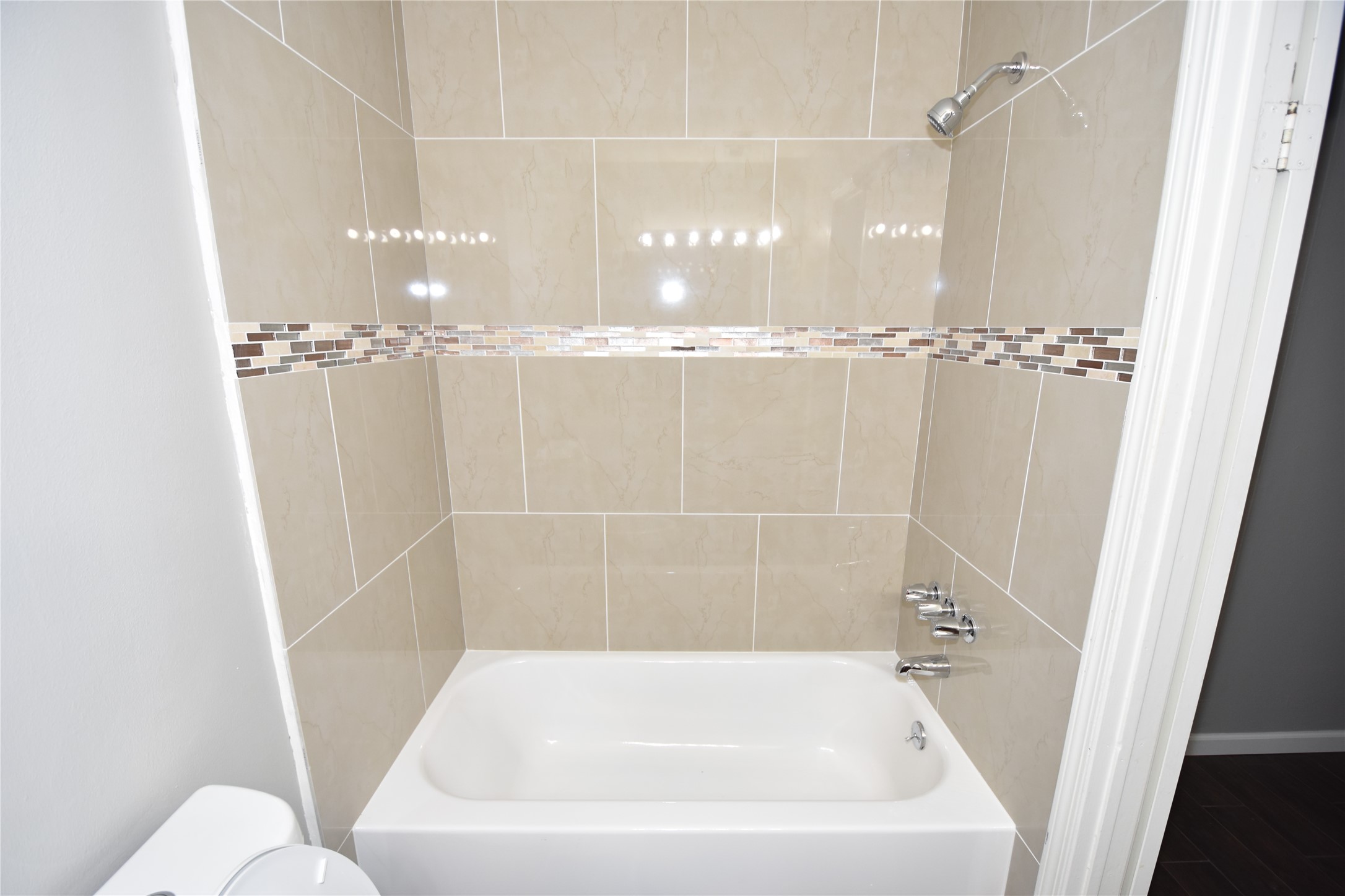 910 Golden West Drive Property Photo 18