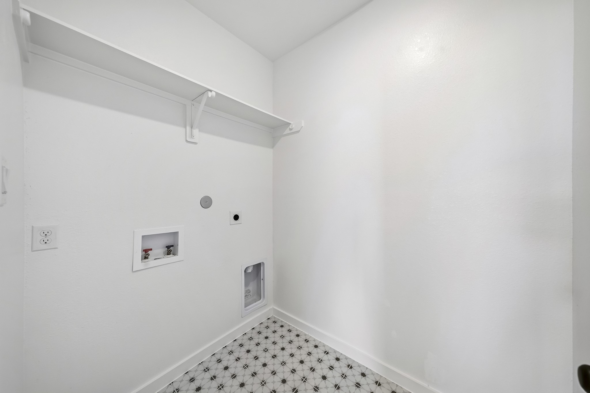 10619 Swamp Bay Drive Property Photo 2