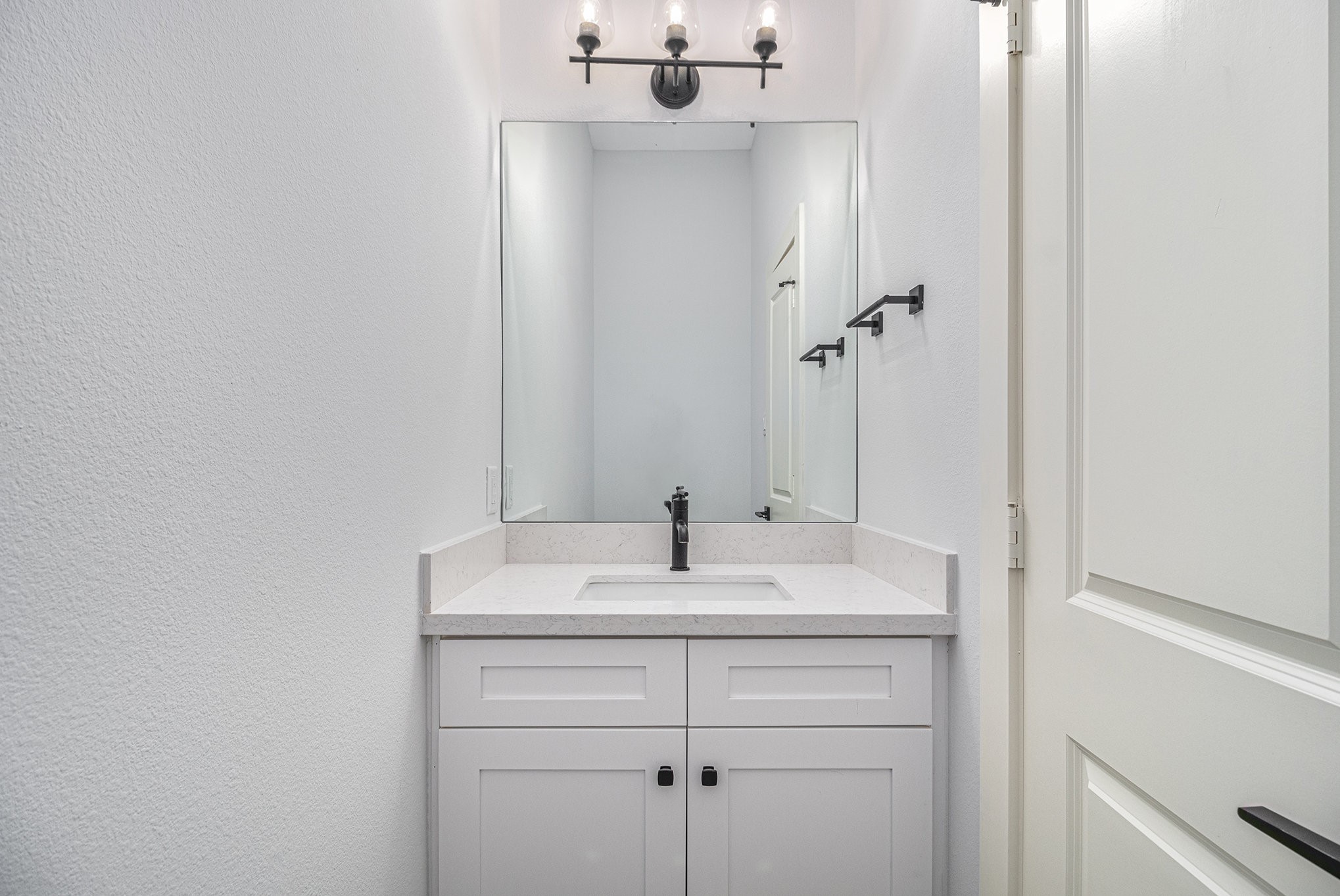 503 E 34th Street Property Photo 12