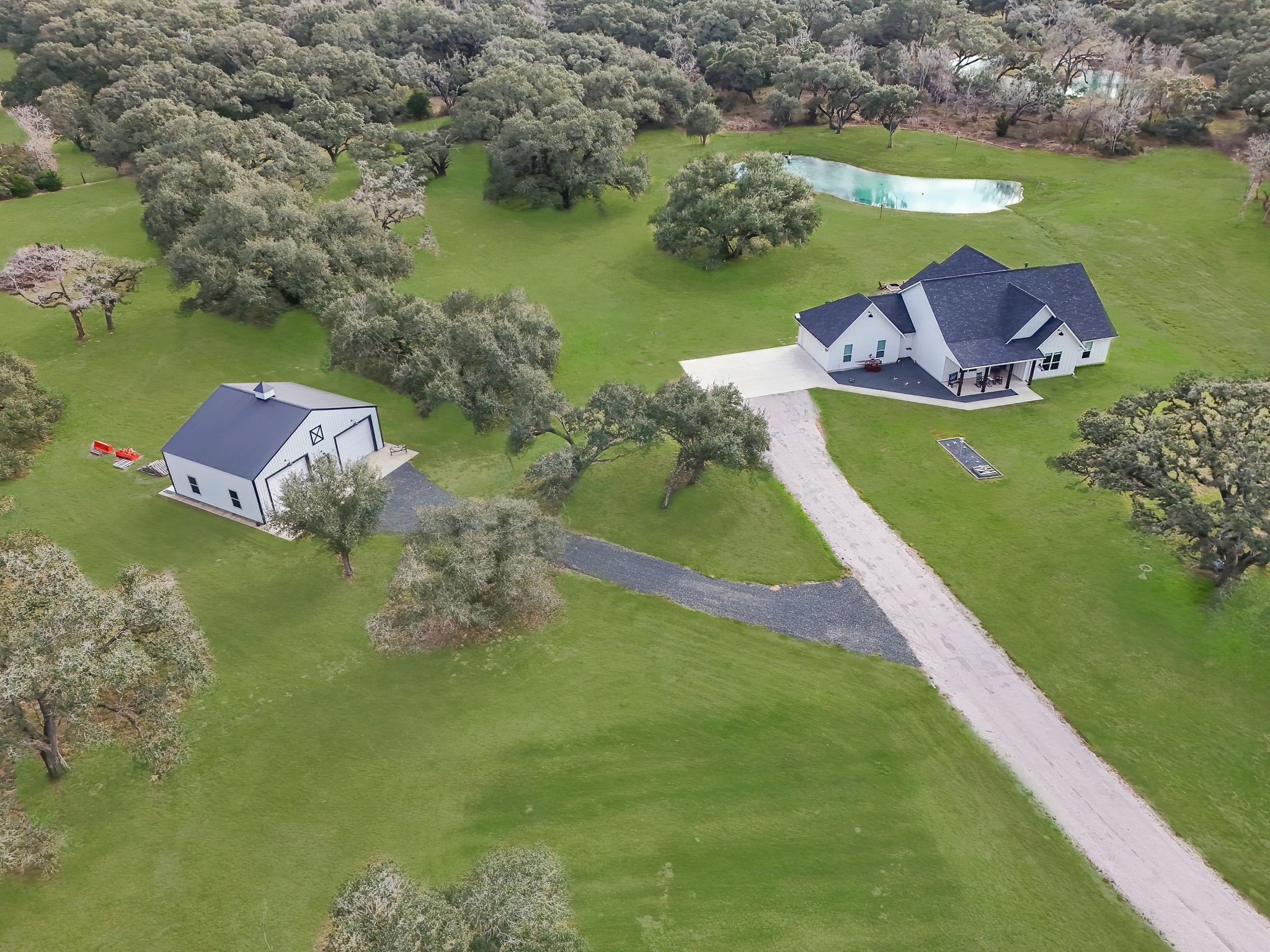 2016 E Grand Oaks Drive Property Photo 1