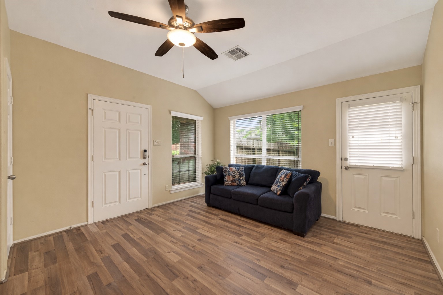 19410 Cypress Rose Court Property Photo 5