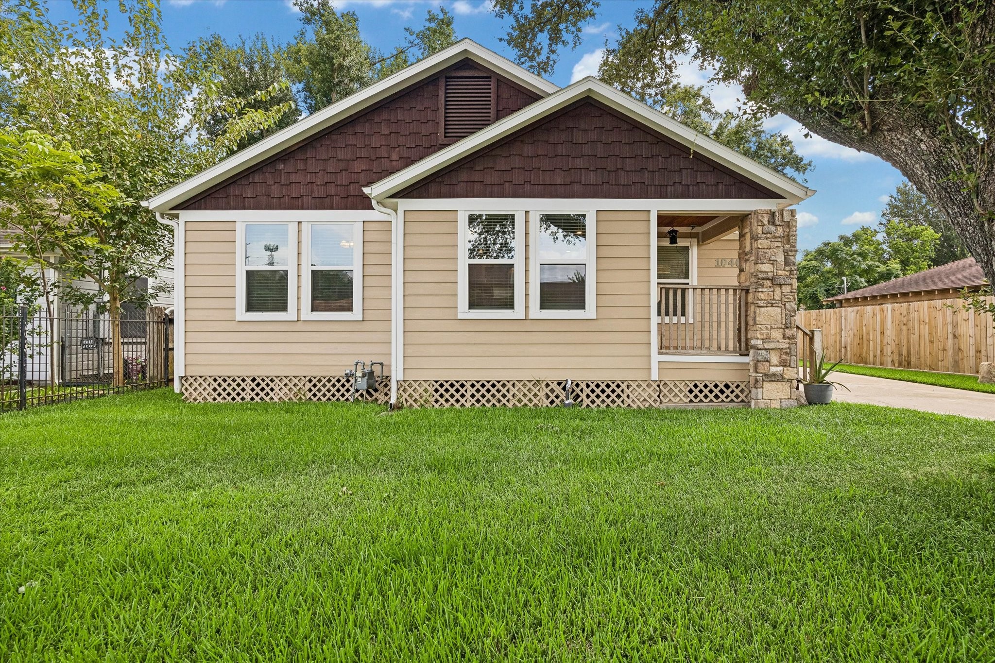 10407 Alcott Drive Property Photo 1