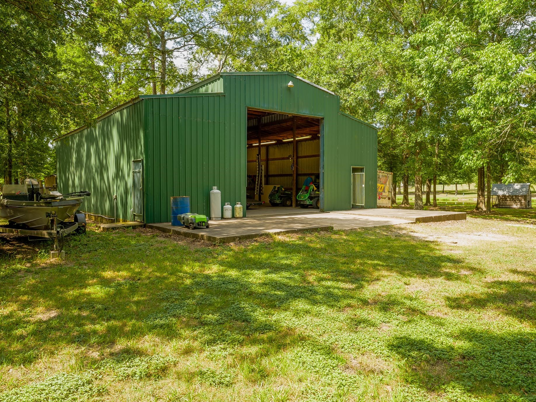202 E Jack White Road Property Photo 10