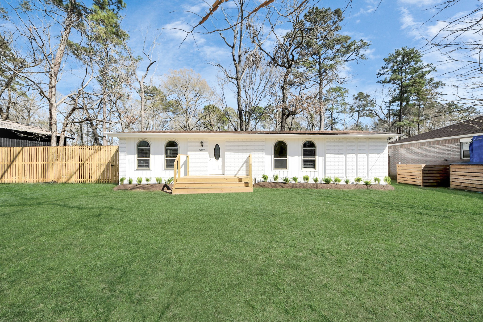 10804 Longleaf Drive Property Photo 3