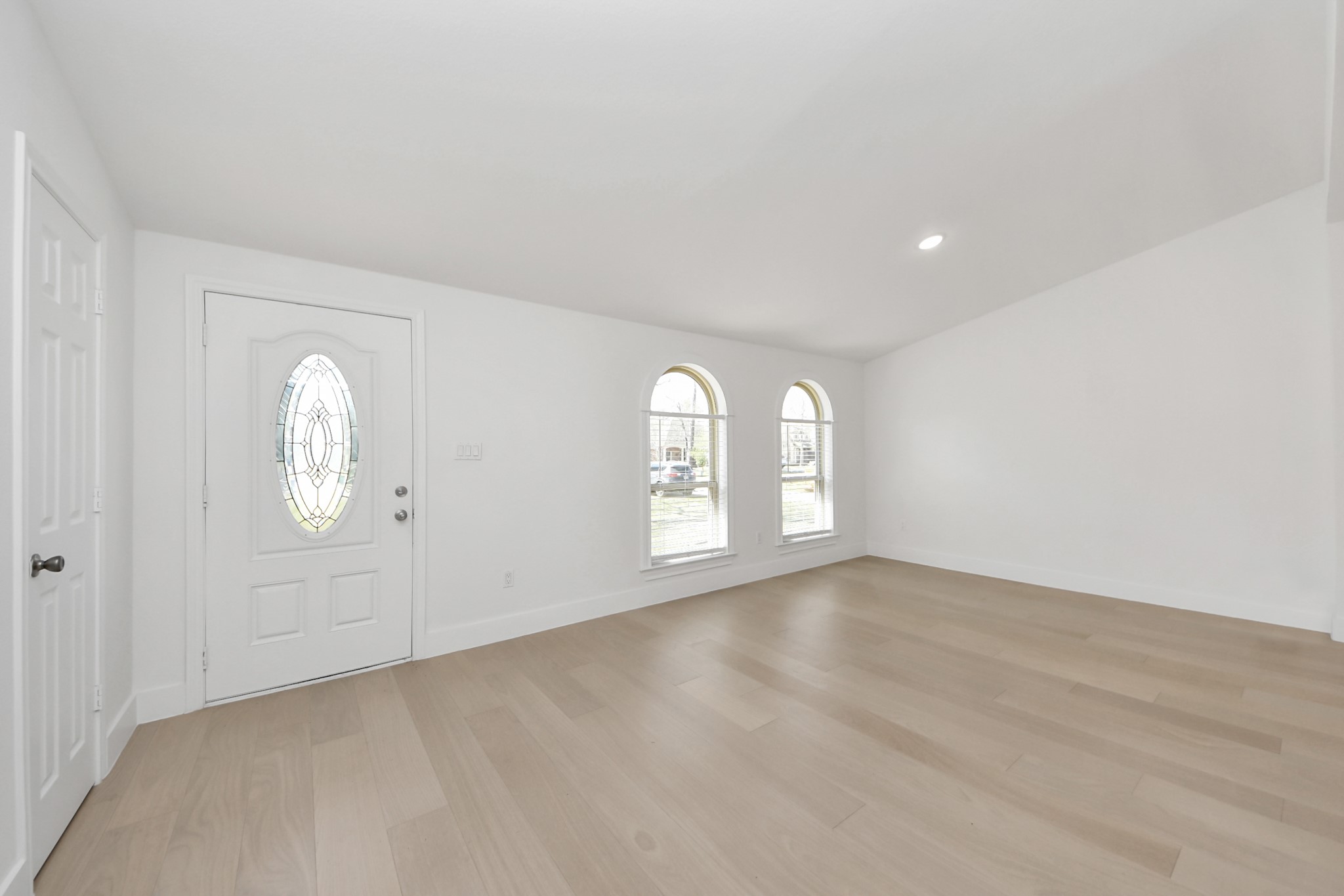 10804 Longleaf Drive Property Photo 6