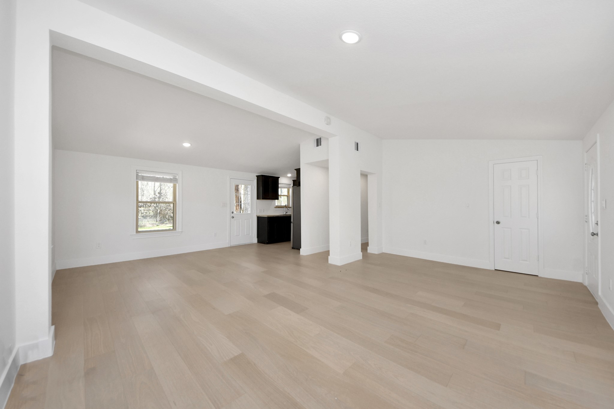 10804 Longleaf Drive Property Photo 9