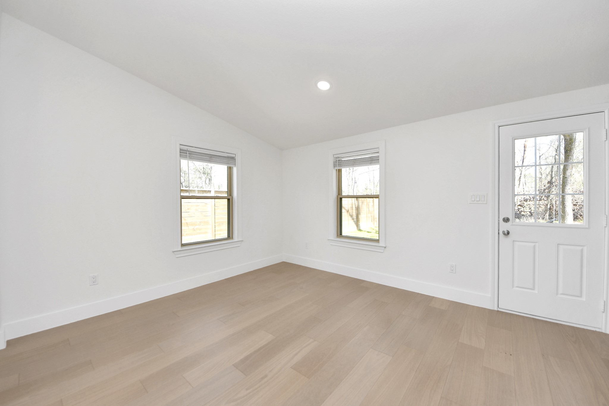 10804 Longleaf Drive Property Photo 10