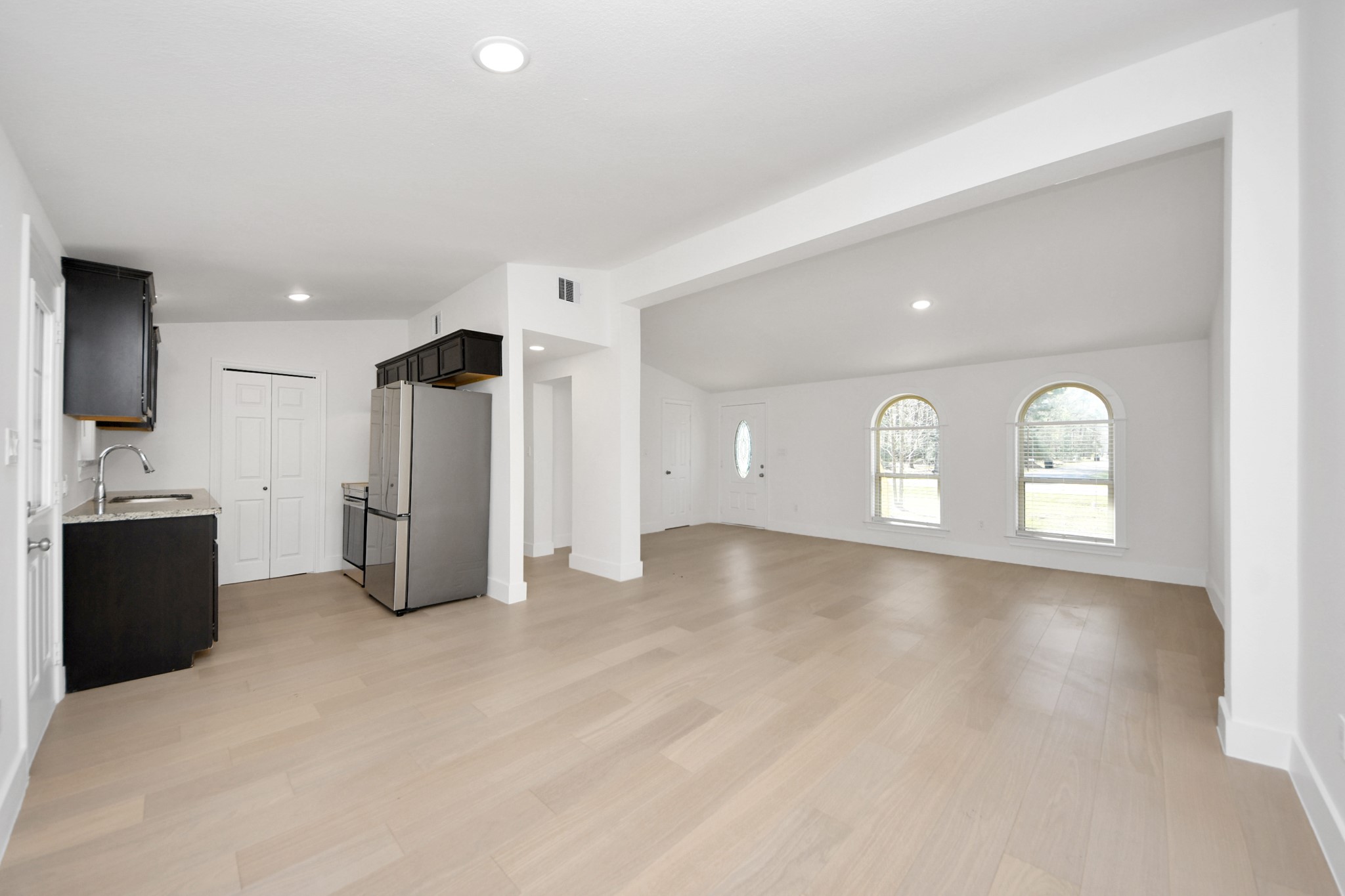 10804 Longleaf Drive Property Photo 12