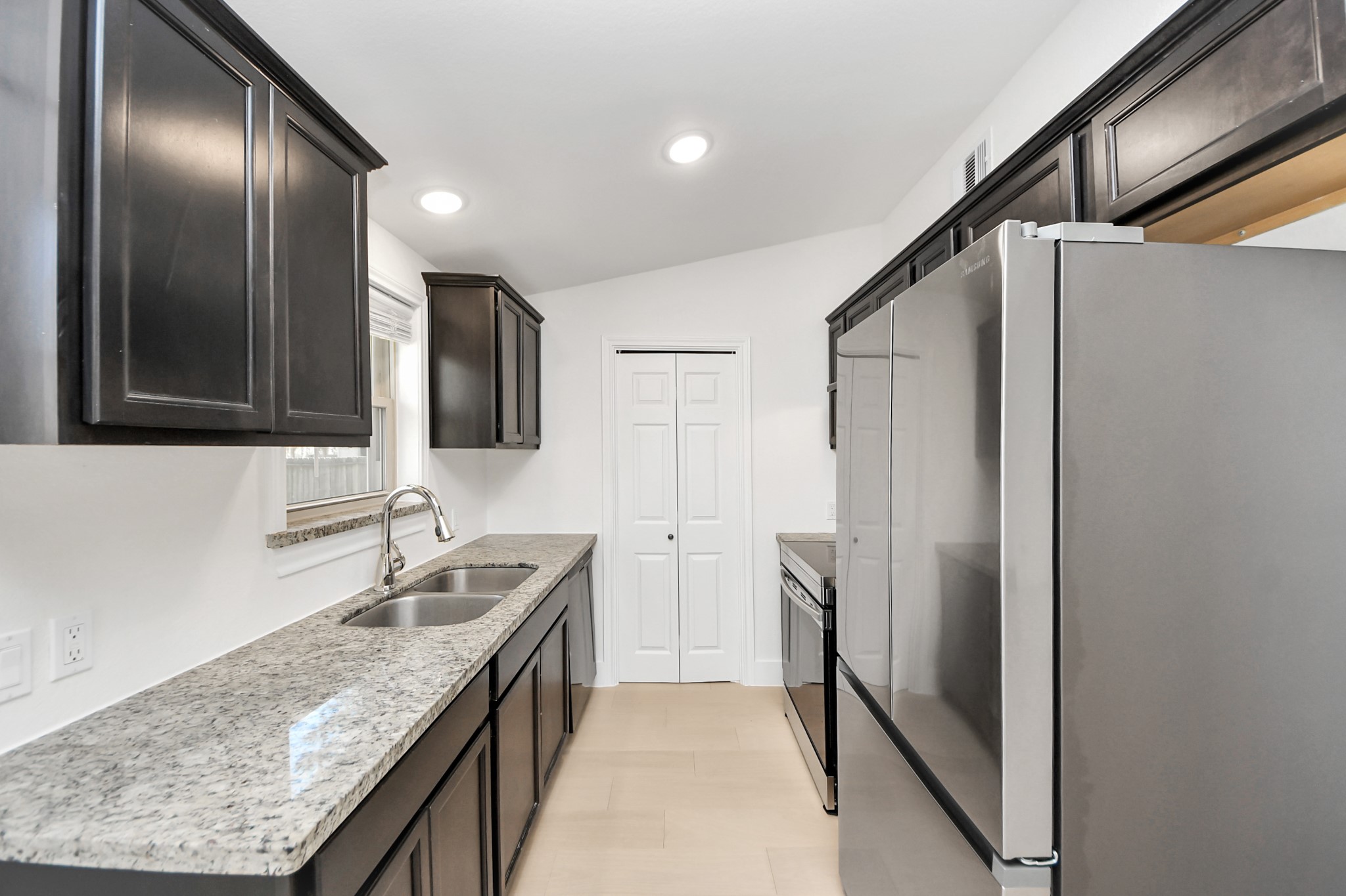 10804 Longleaf Drive Property Photo 14