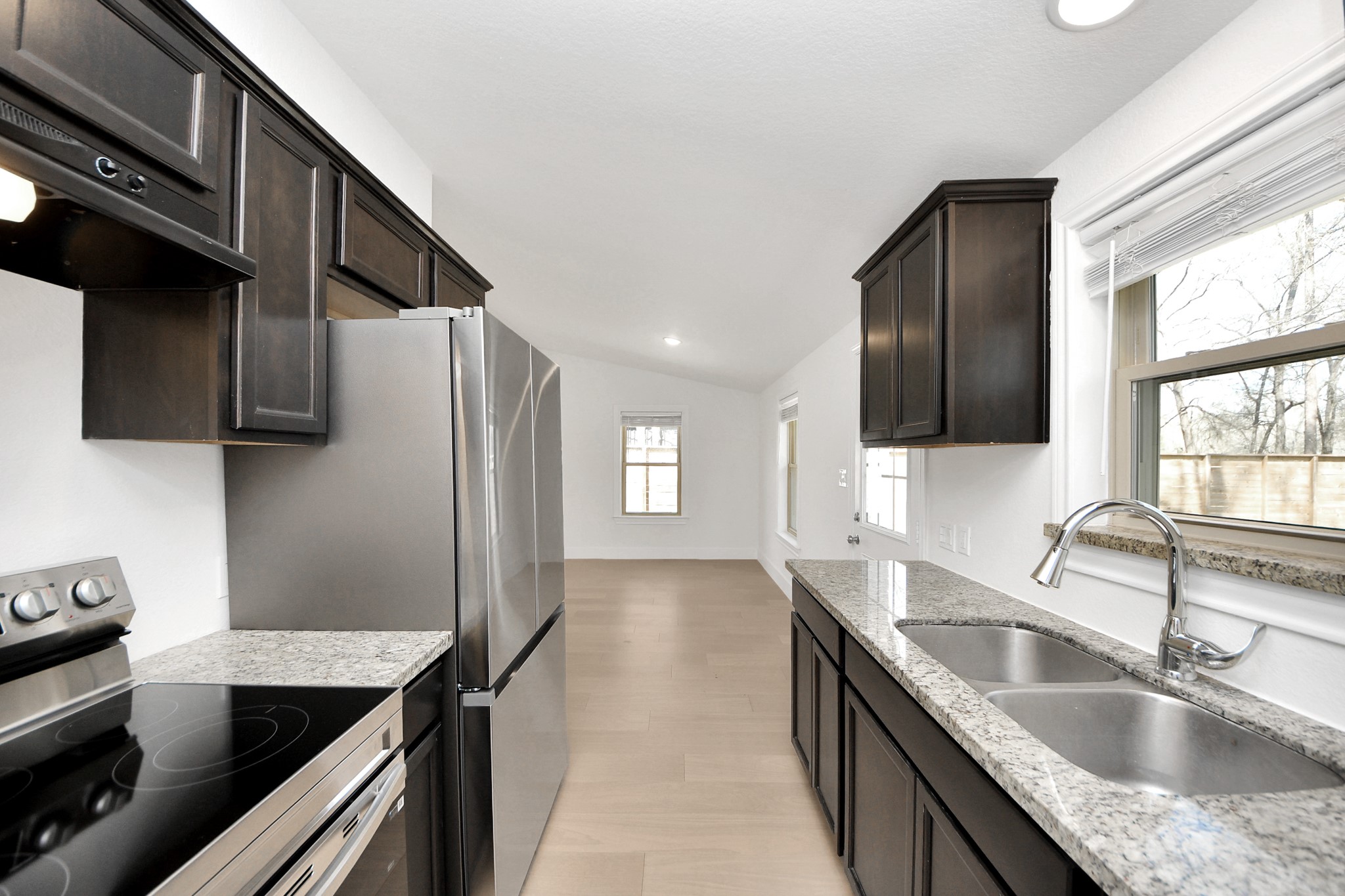 10804 Longleaf Drive Property Photo 15