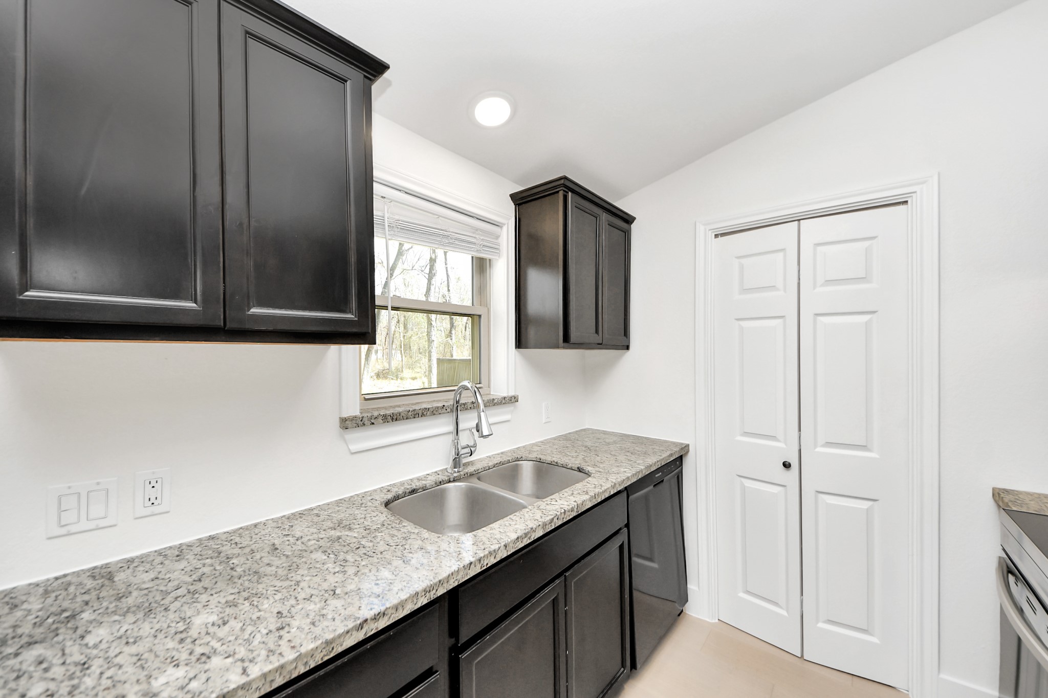 10804 Longleaf Drive Property Photo 16