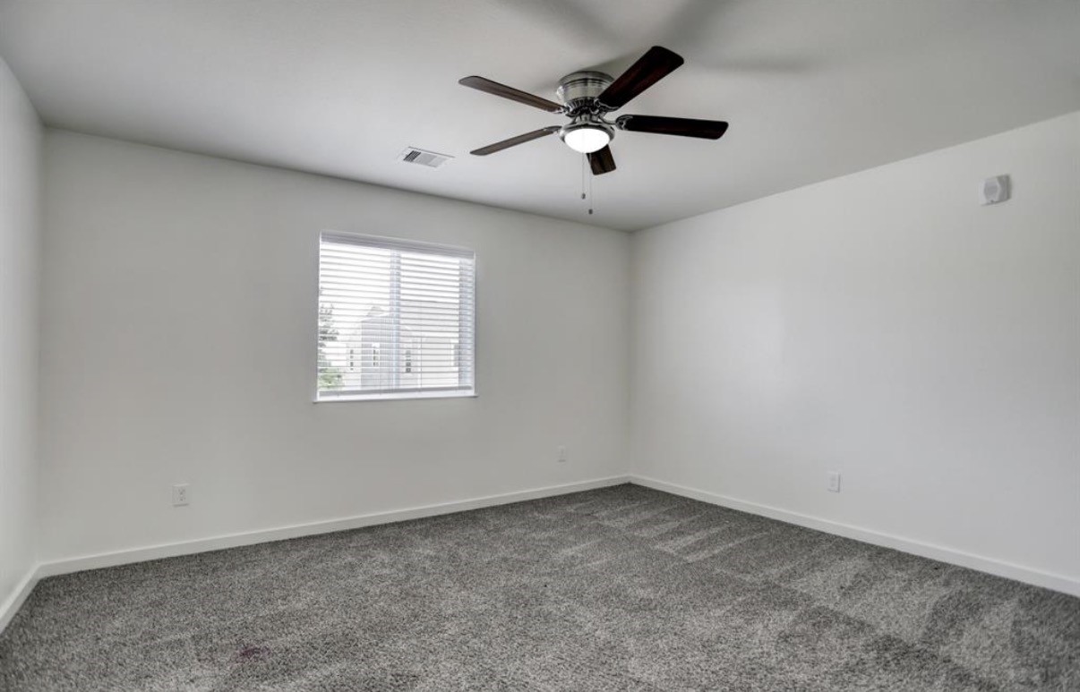 21155 Gosling Road 40 D Property Photo 5