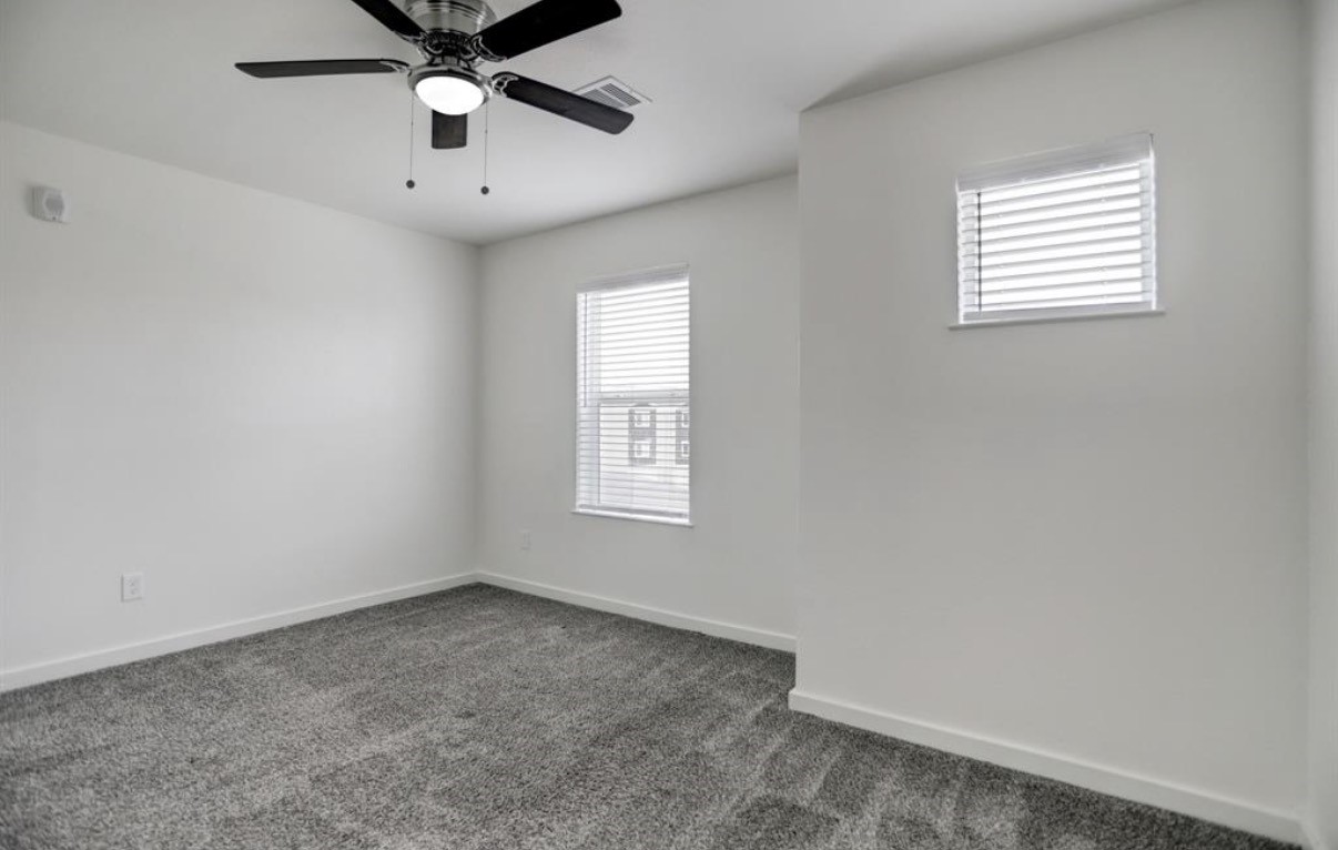 21155 Gosling Road 40 D Property Photo 9