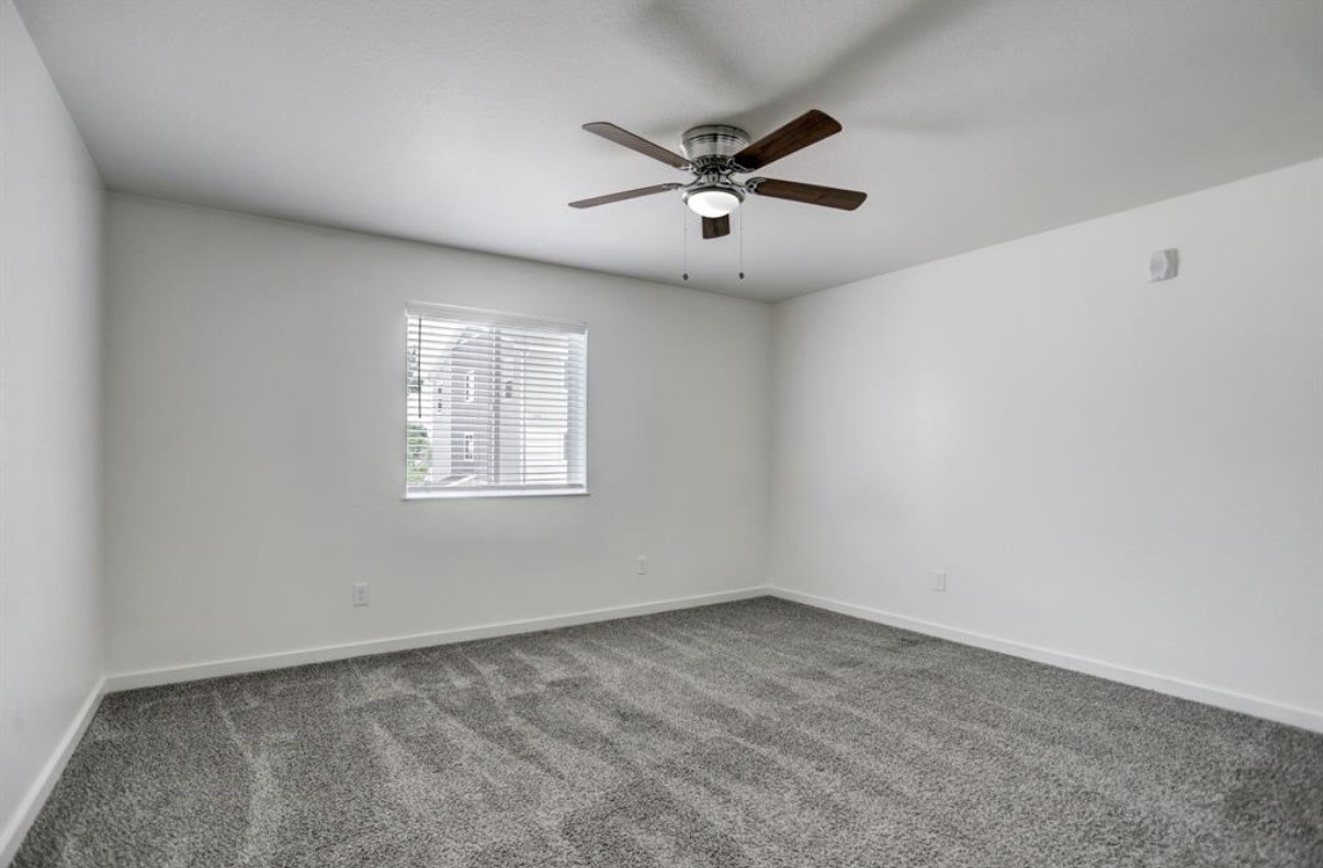 21155 Gosling Road 40 D Property Photo 11