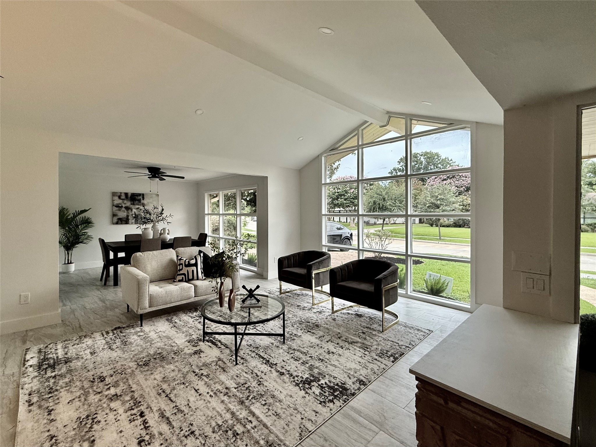 4015 Leeshire Drive Property Photo 4