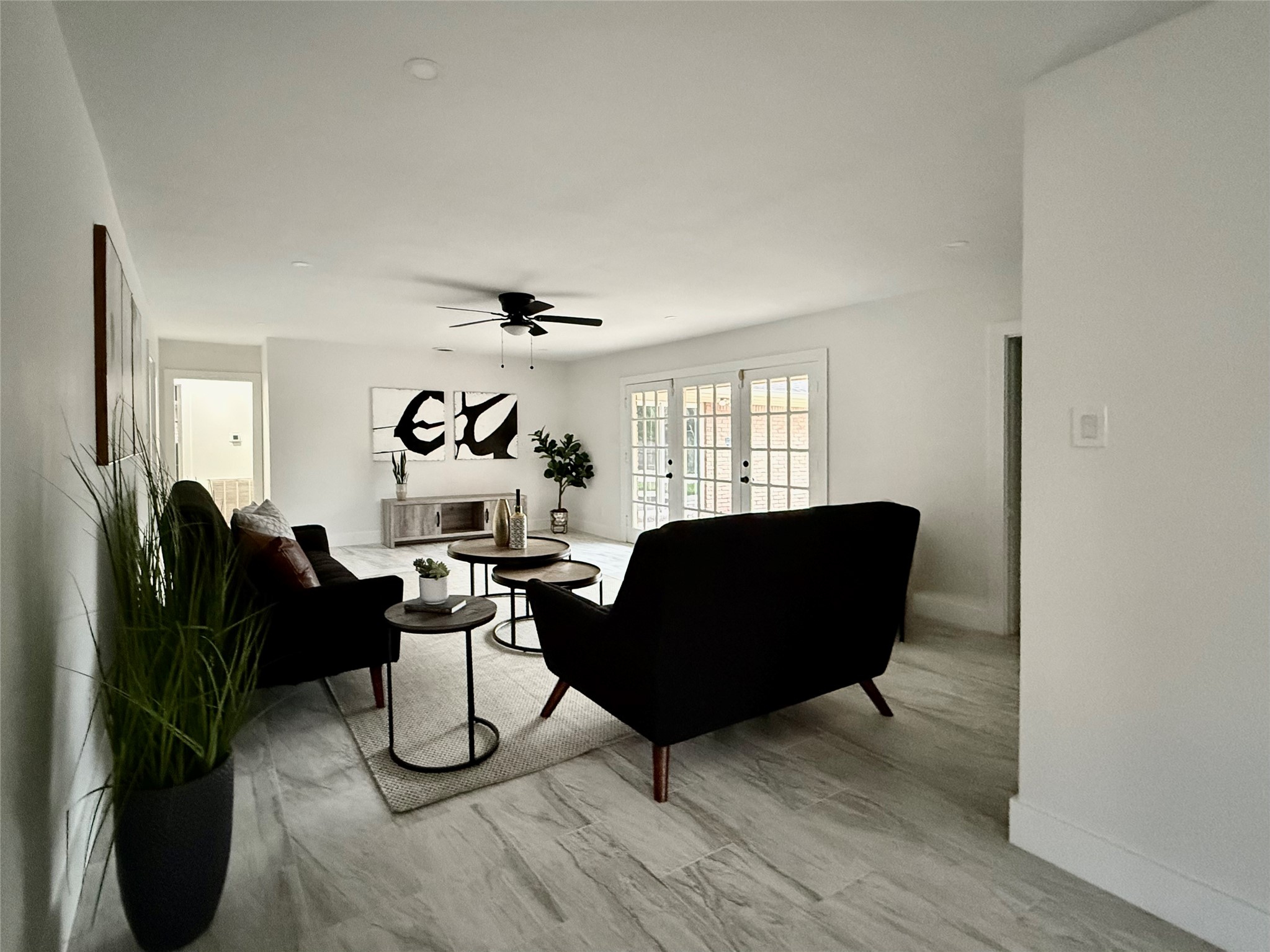 4015 Leeshire Drive Property Photo 16