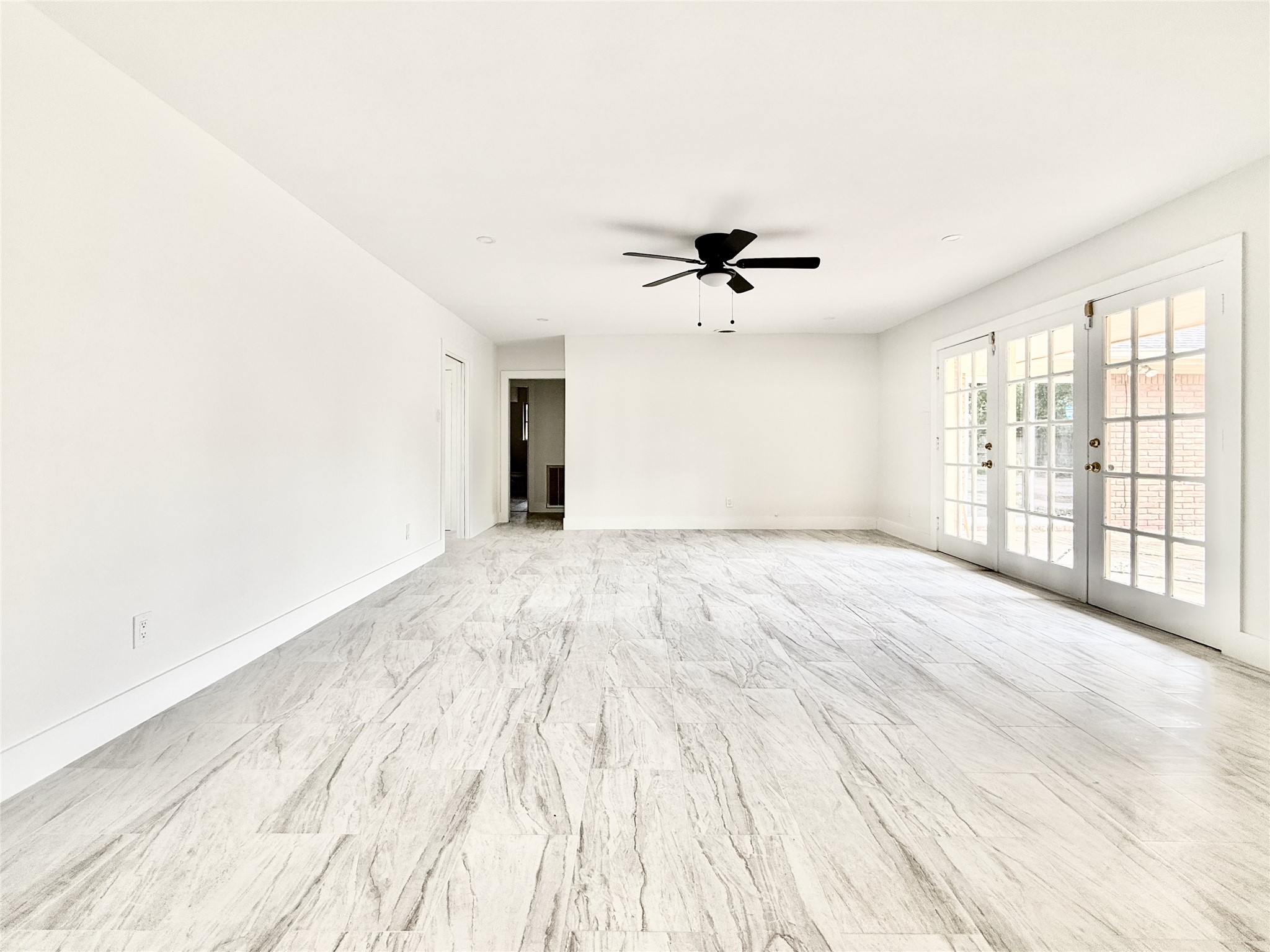 4015 Leeshire Drive Property Photo 17