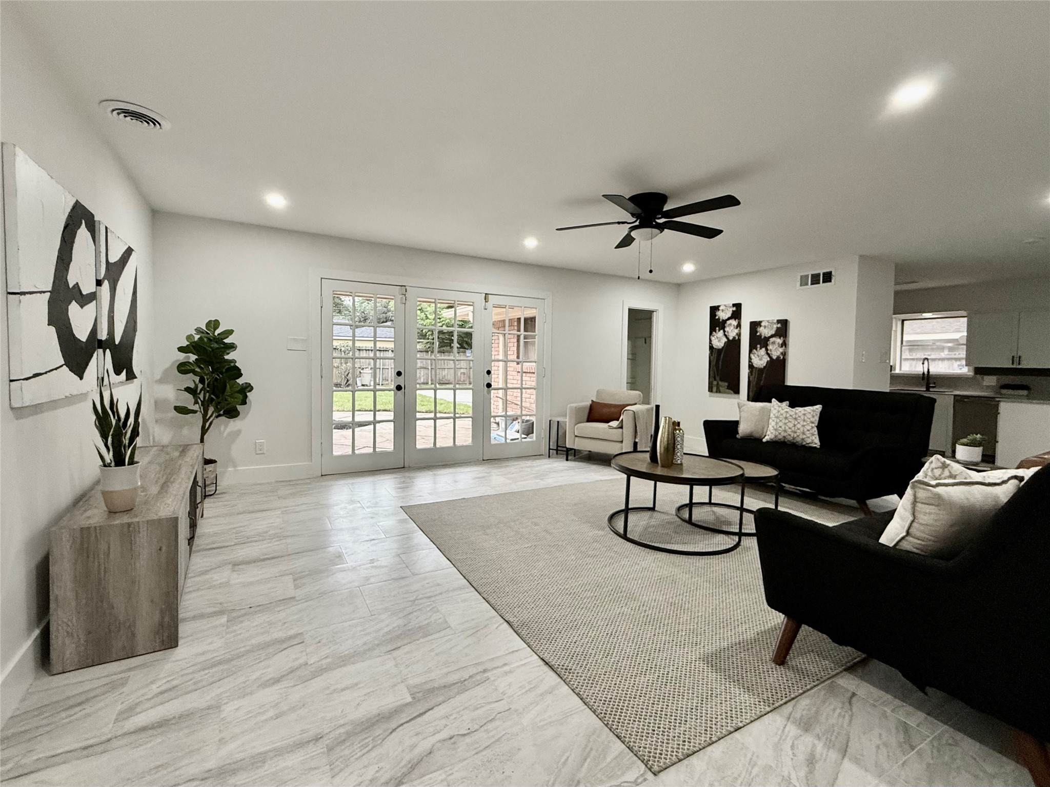 4015 Leeshire Drive Property Photo 18
