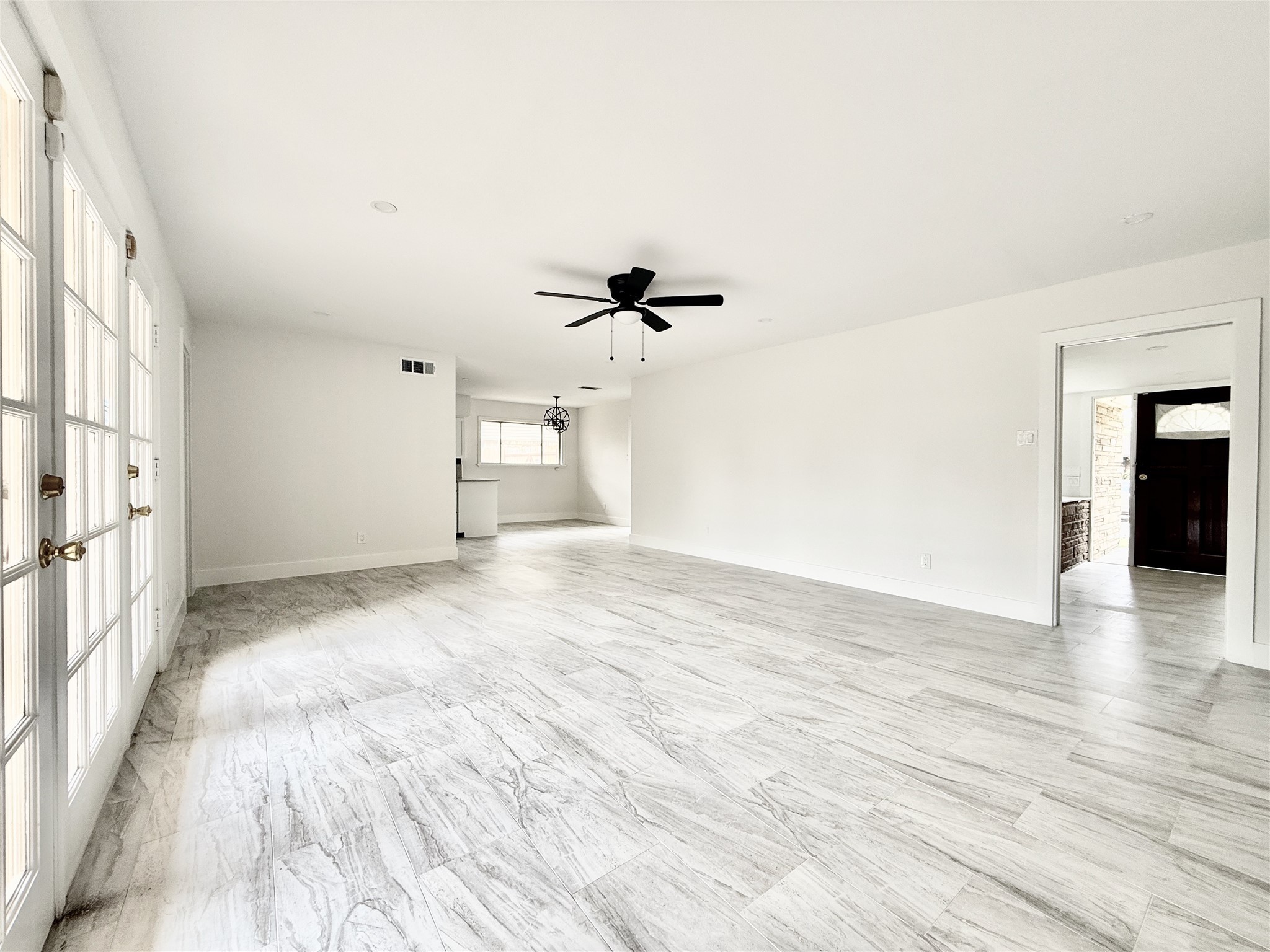 4015 Leeshire Drive Property Photo 19