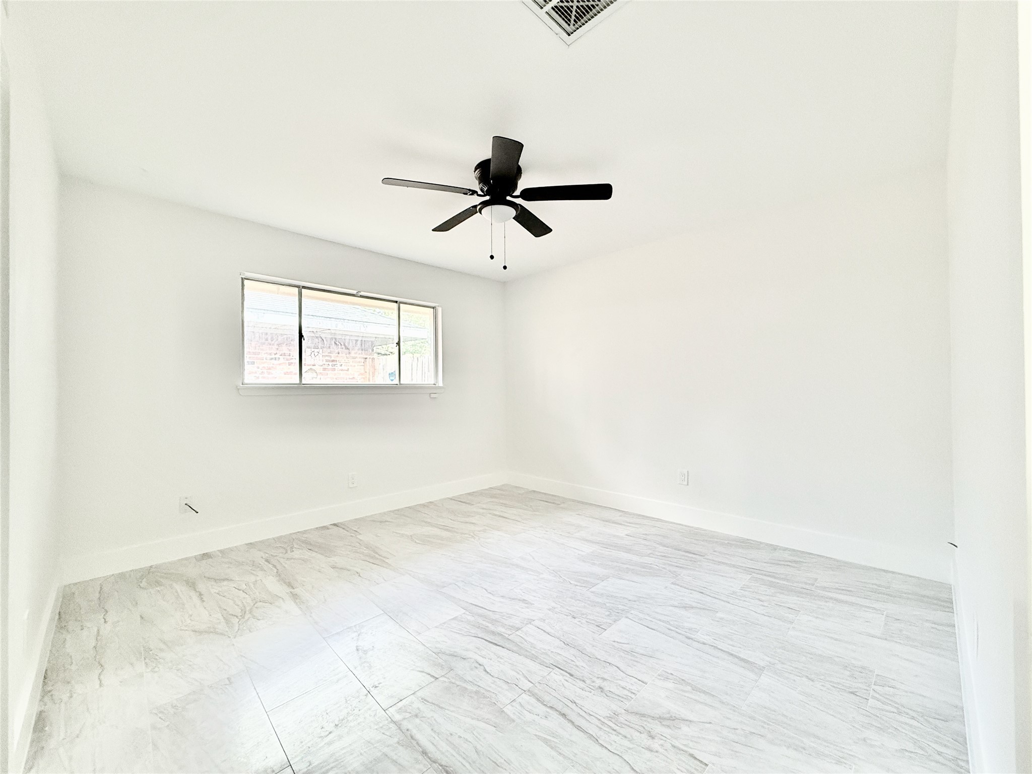 4015 Leeshire Drive Property Photo 27