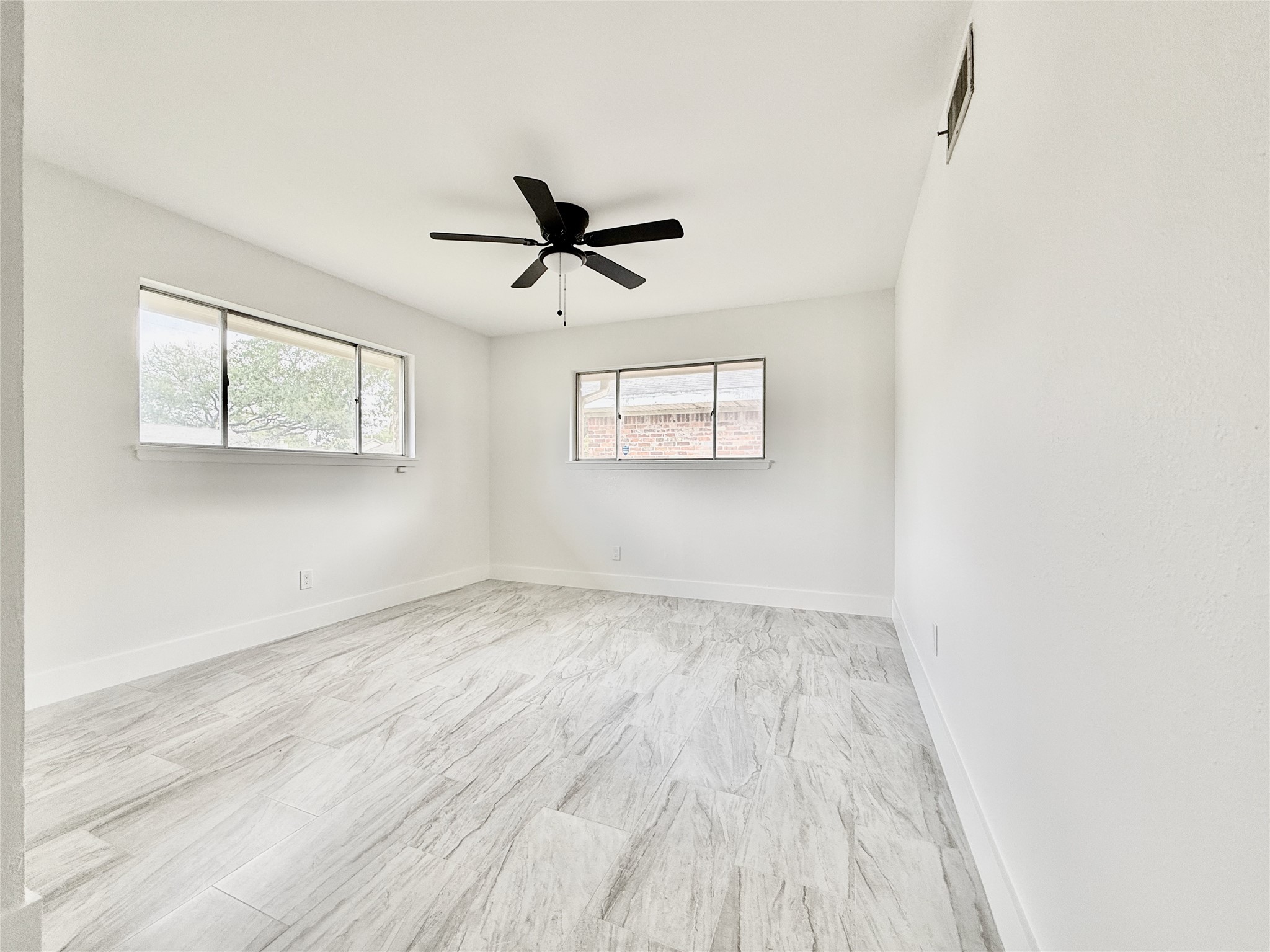 4015 Leeshire Drive Property Photo 31