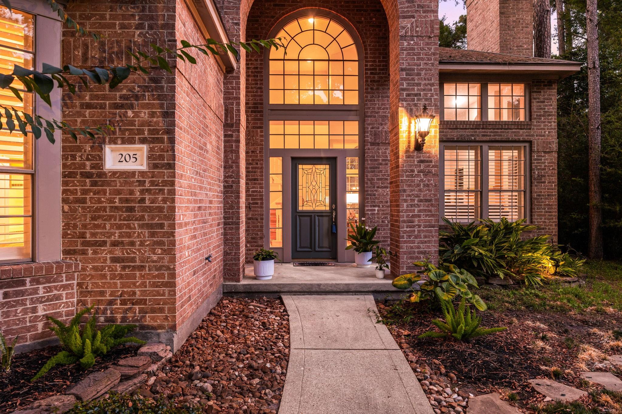 205 Purple Slate Place, The Woodlands Tx 77381 Property Photo 5