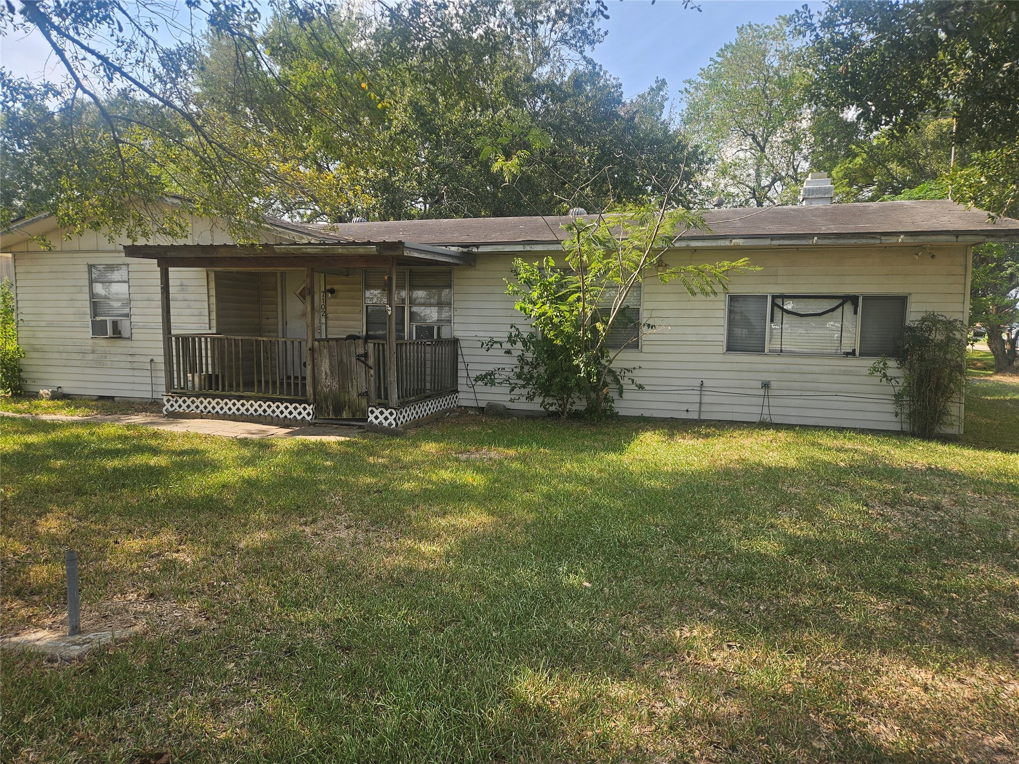 7102 Avenue E Property Photo 1
