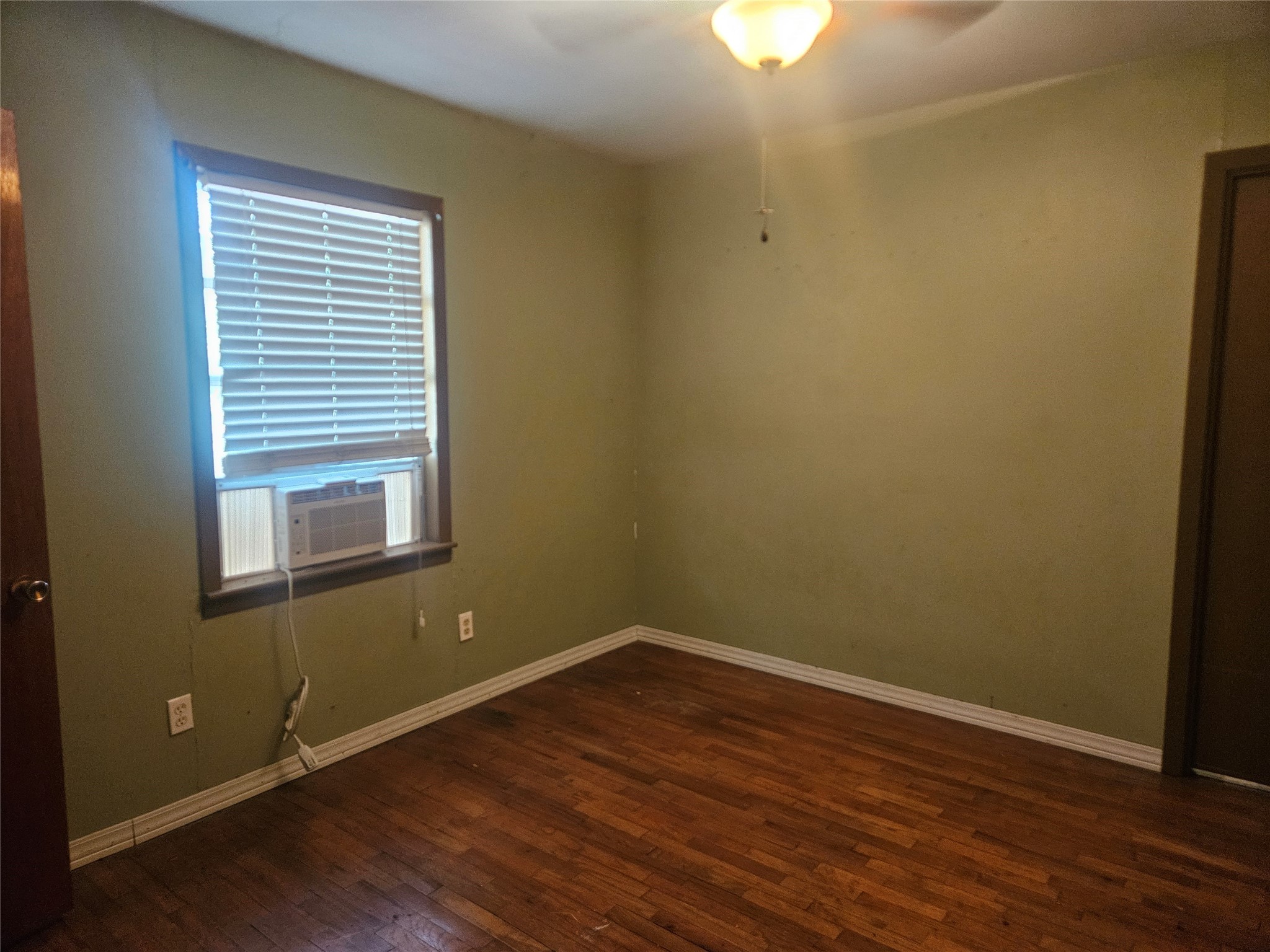 7102 Avenue E Property Photo 4