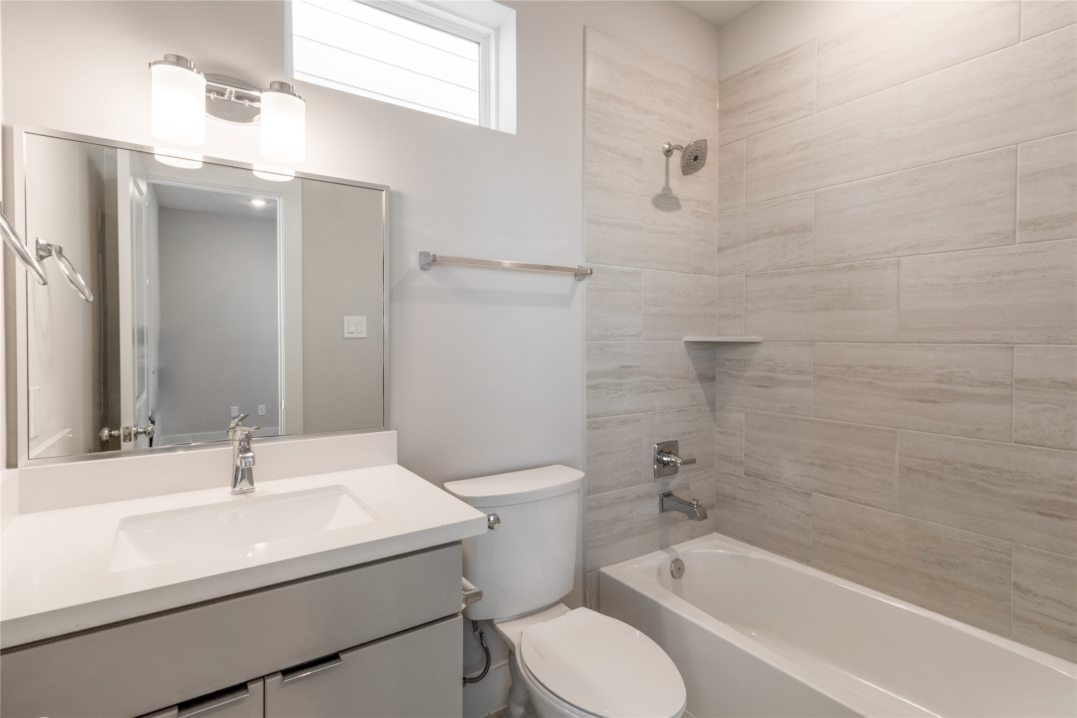 1250 N Post Oak Road C Property Photo 4