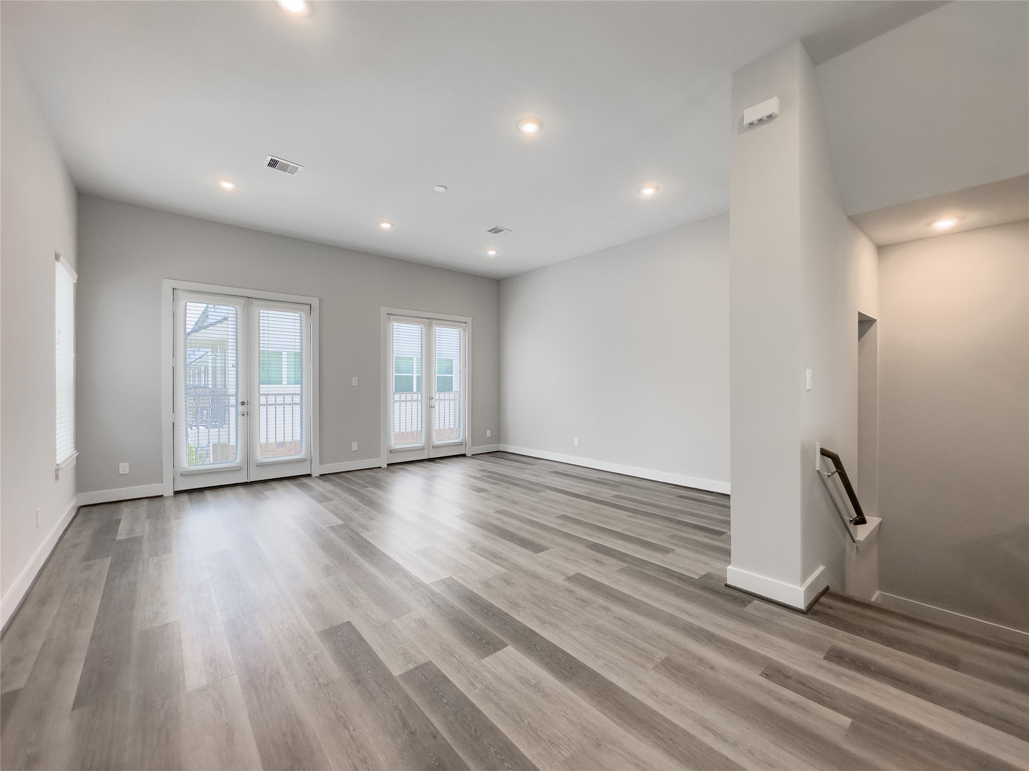 1250 N Post Oak Road C Property Photo 10
