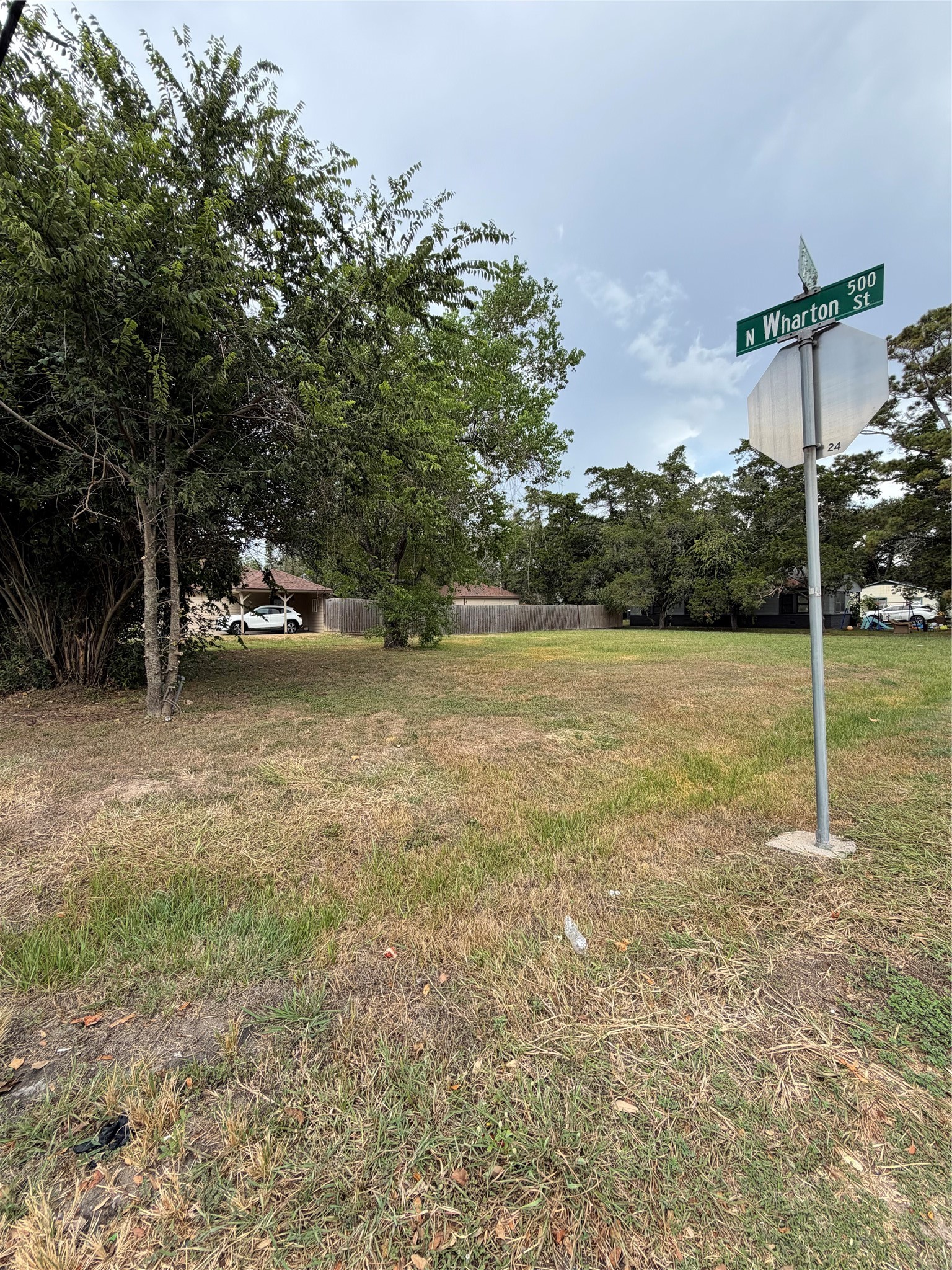 504 N Wharton Property Photo 3