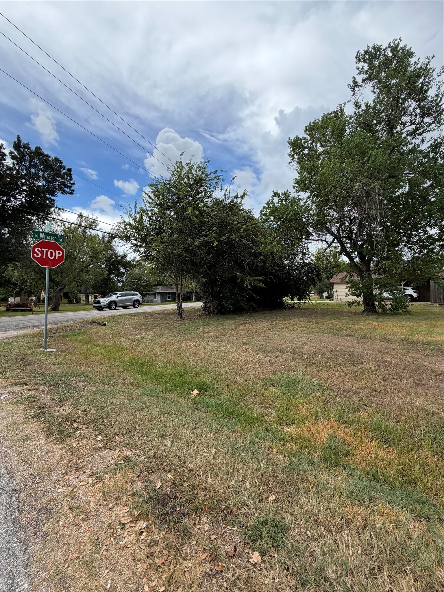 504 N Wharton Property Photo 5