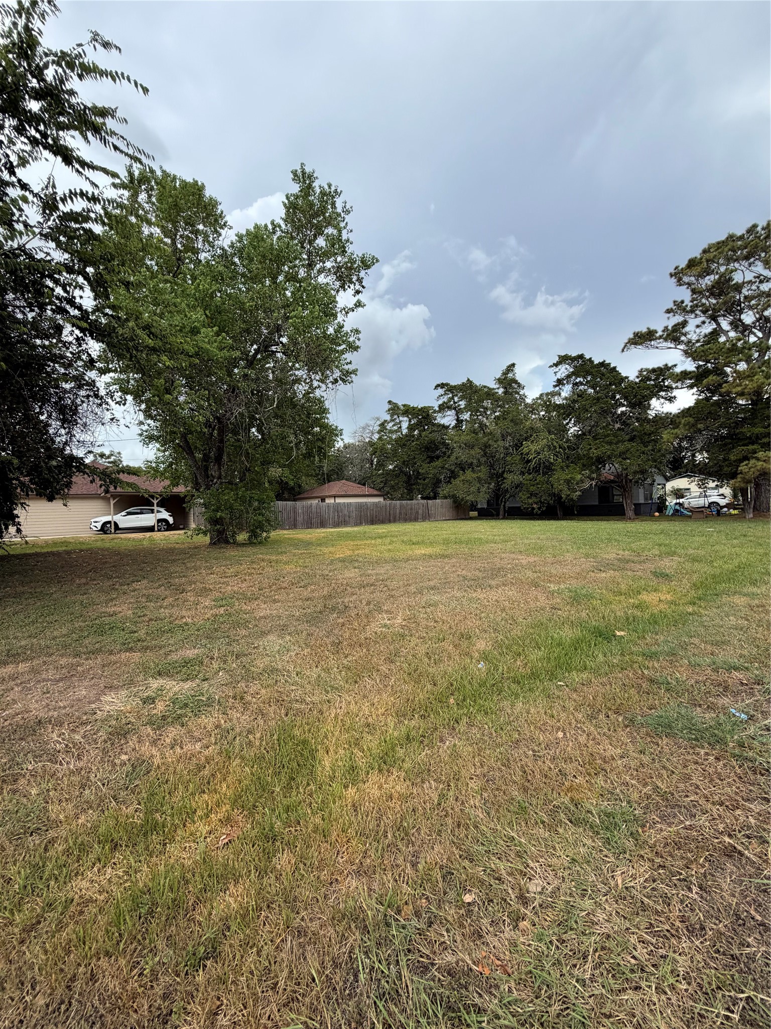 504 N Wharton Property Photo 7