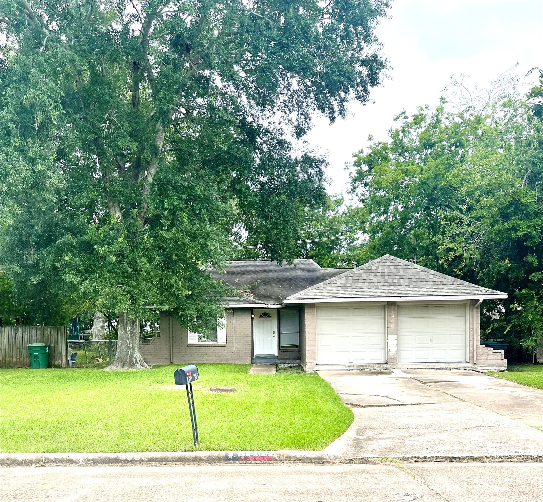 11906 Binghampton Drive Property Photo 1
