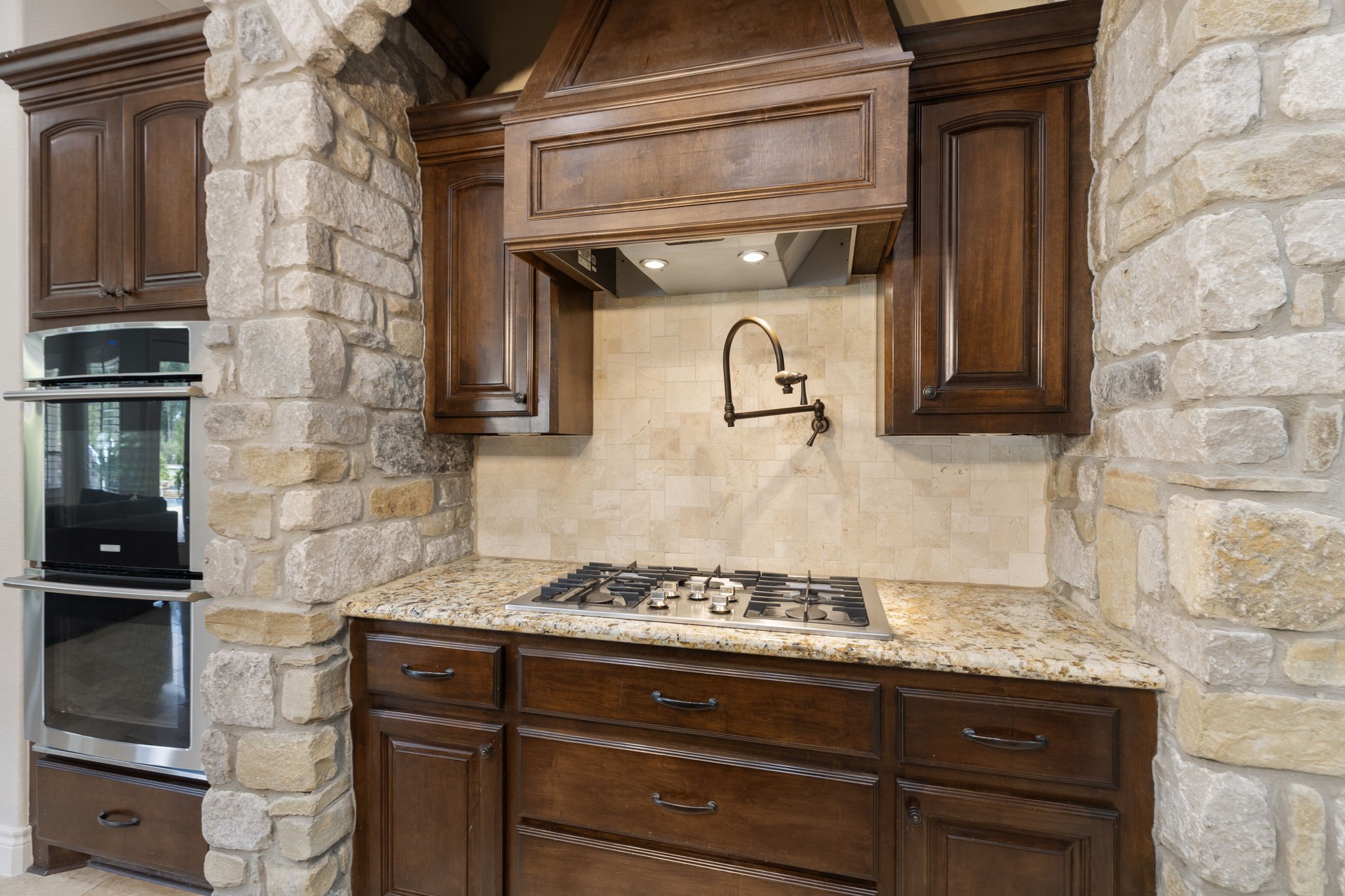 12702 Hunters Canyon Lane Property Photo 16