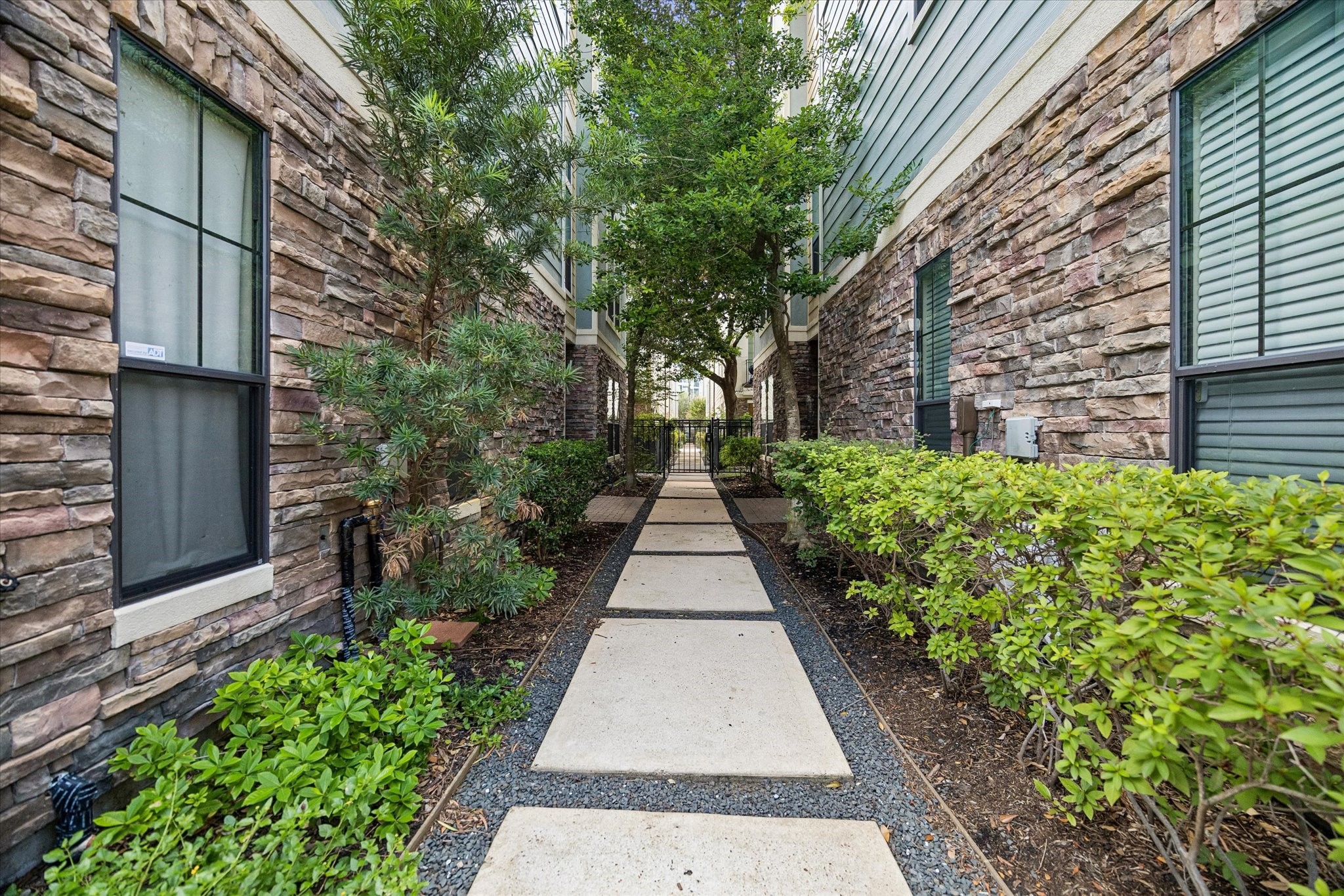 1110 W 25th Street Property Photo 2