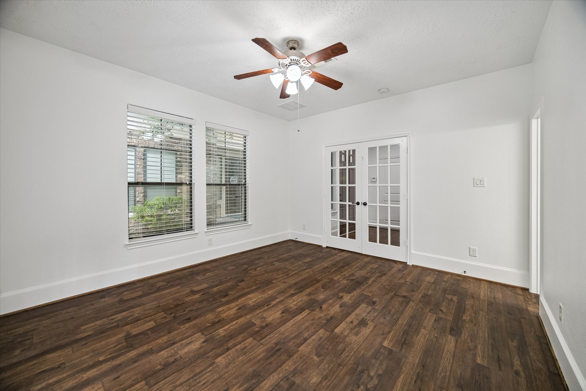 1110 W 25th Street Property Photo 5