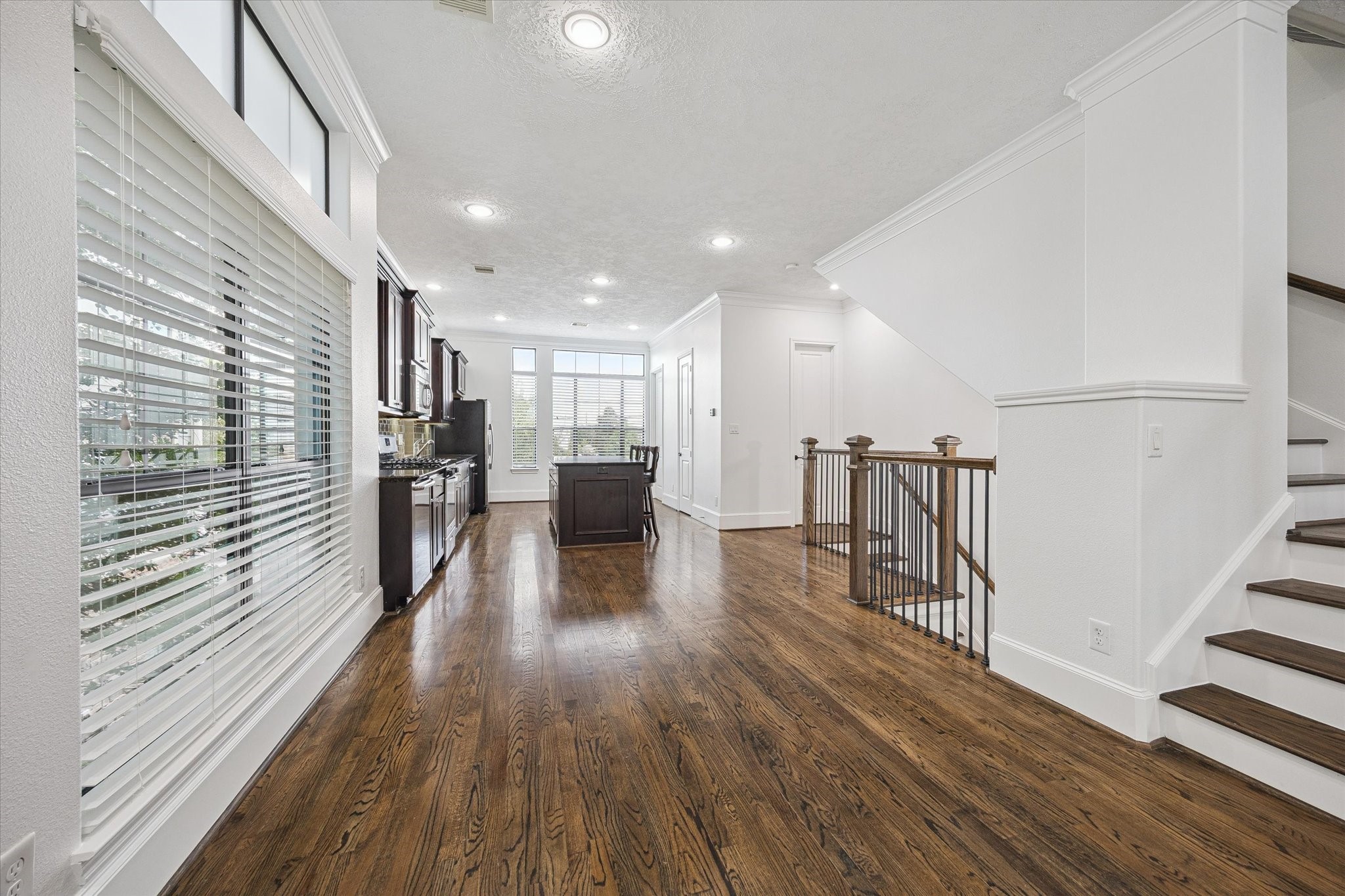 1110 W 25th Street Property Photo 10